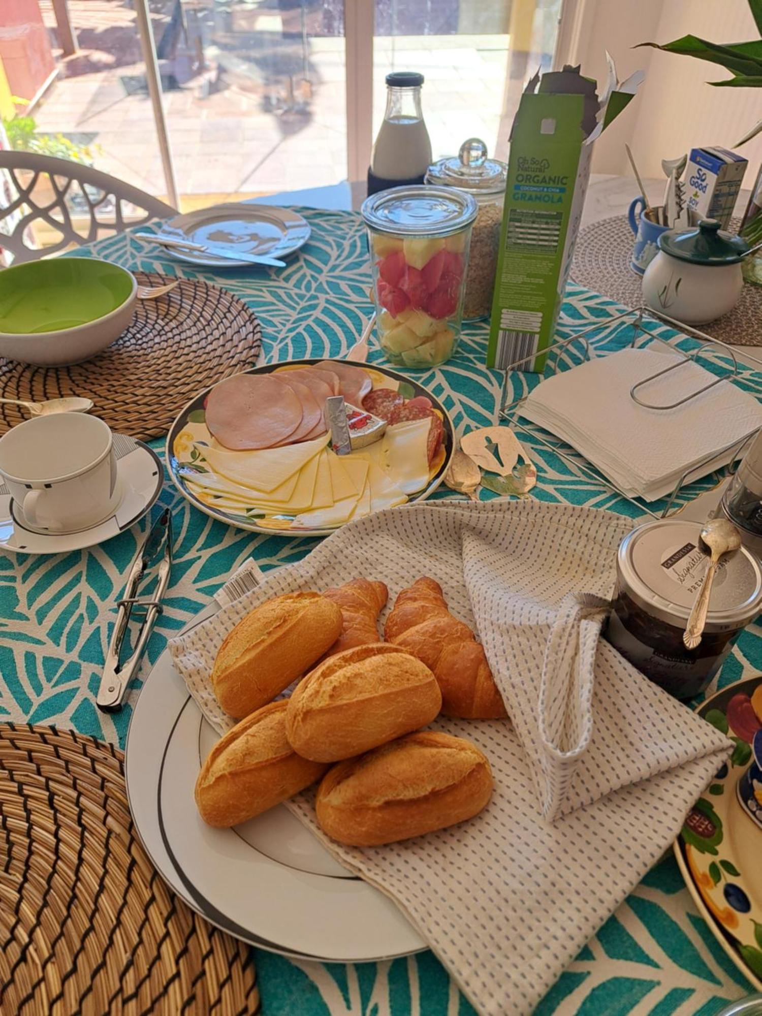 1960s Pool House - Hosted Acomodação com café da manhã  *