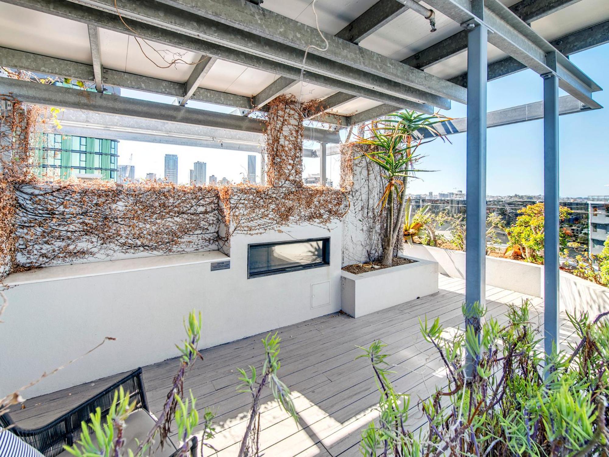 Lovely 2 Bedroom Executive