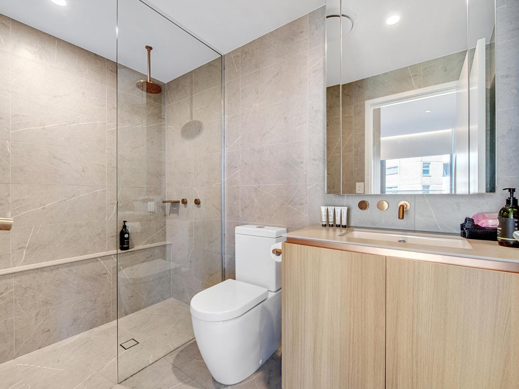 Lovely 2 Bedroom Executive Apartment