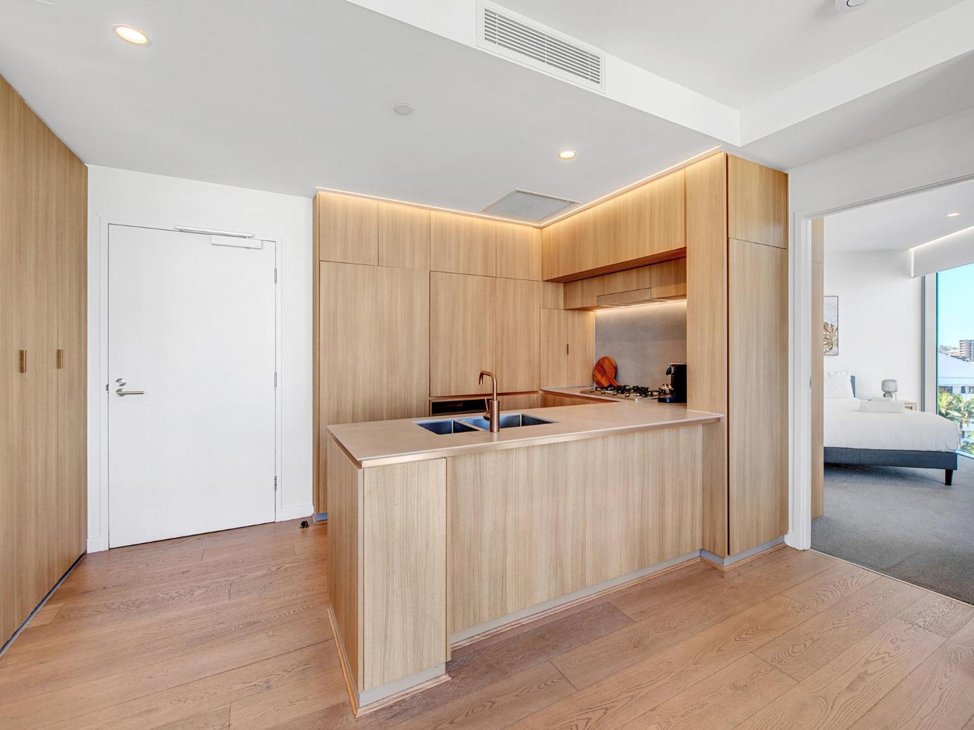 Lovely 2 Bedroom Executive Apartment *