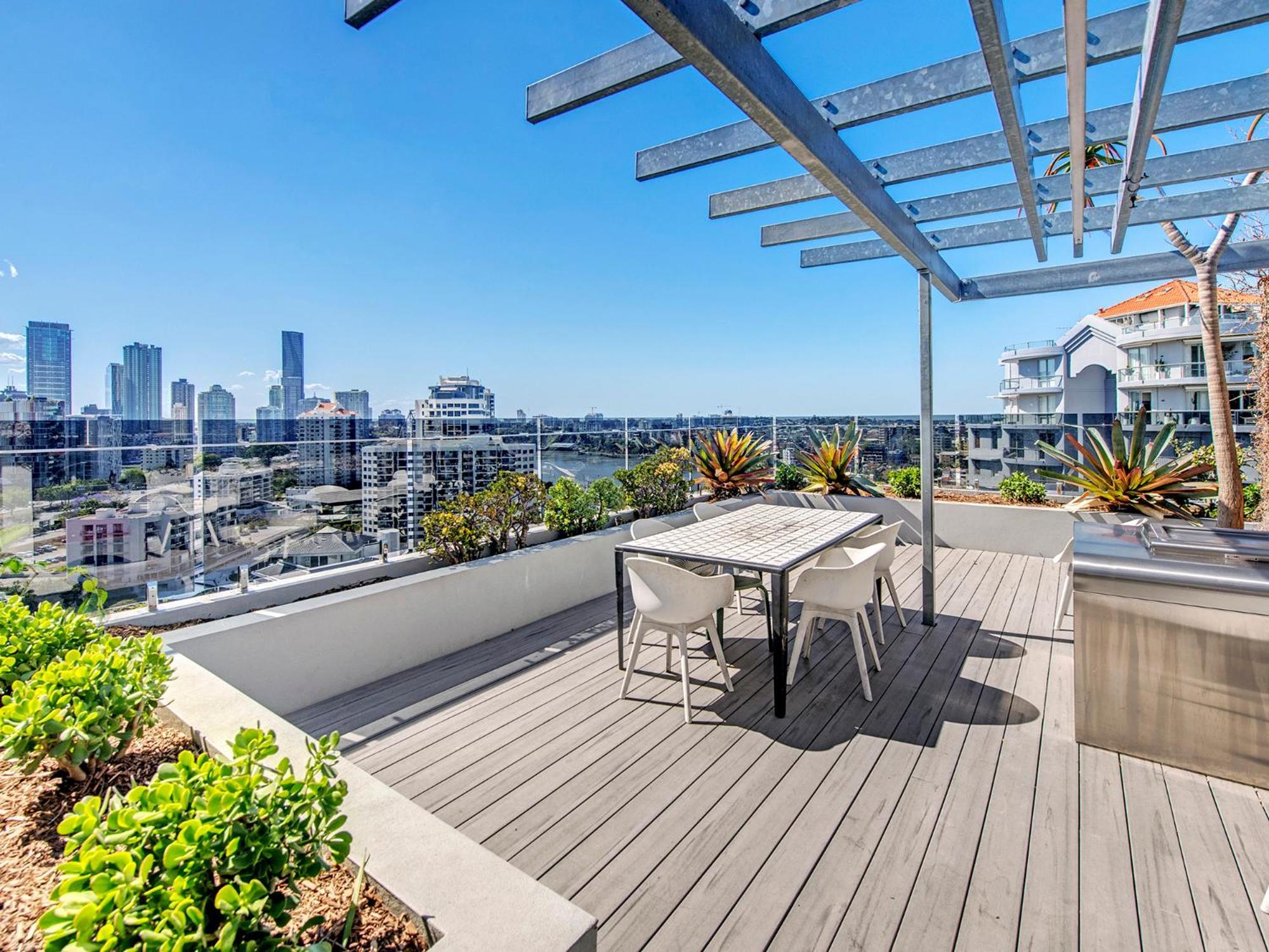 Lovely 2 Bedroom Executive Apartment Brisbane
