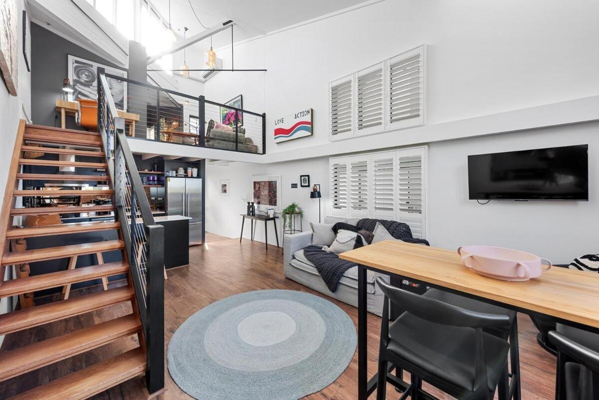 Luxury Water Views - 2bed-2bath-1car-pool * Brisbane