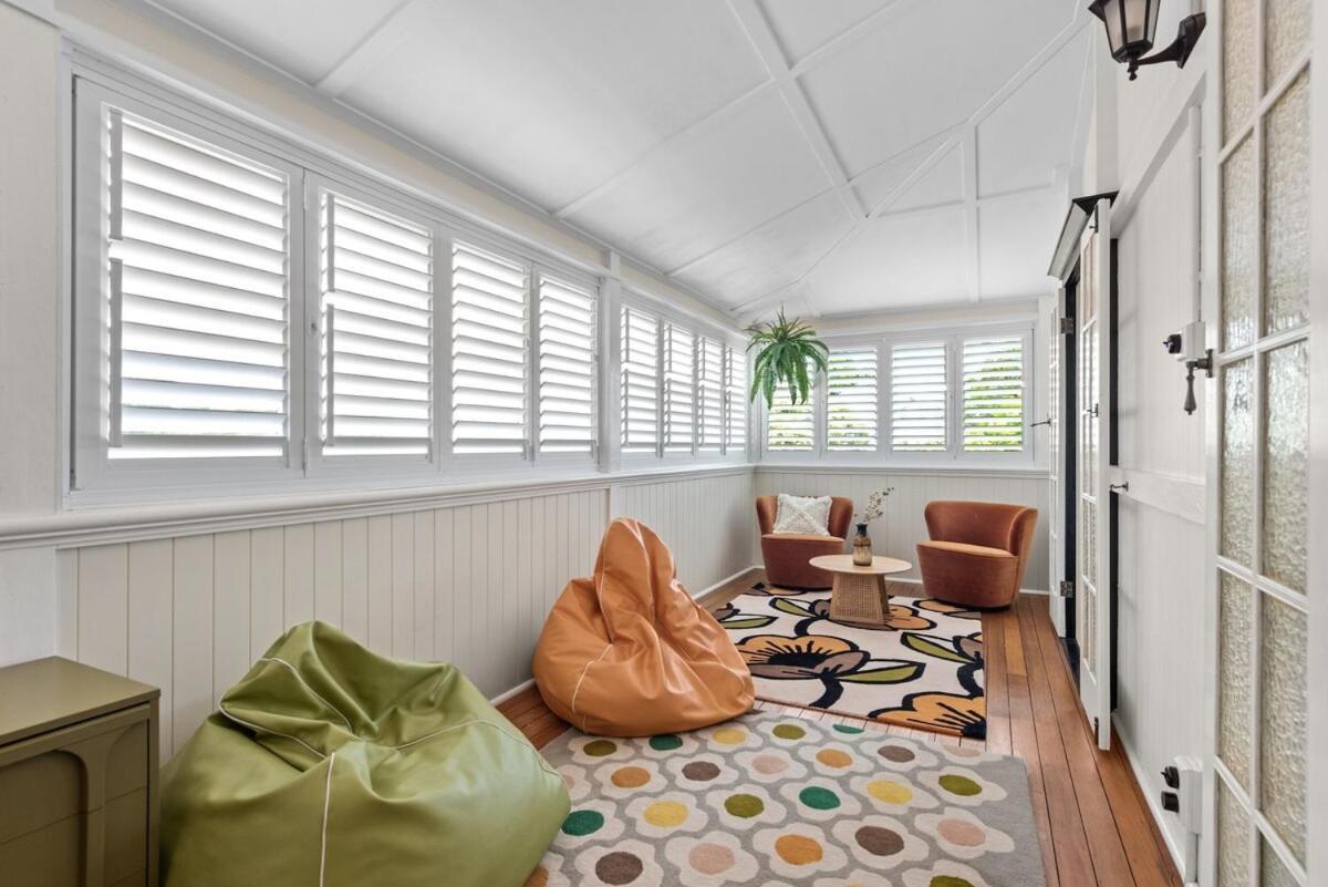 A Colourful Life 4bed-2bath-1car - Queenslander * Brisbane