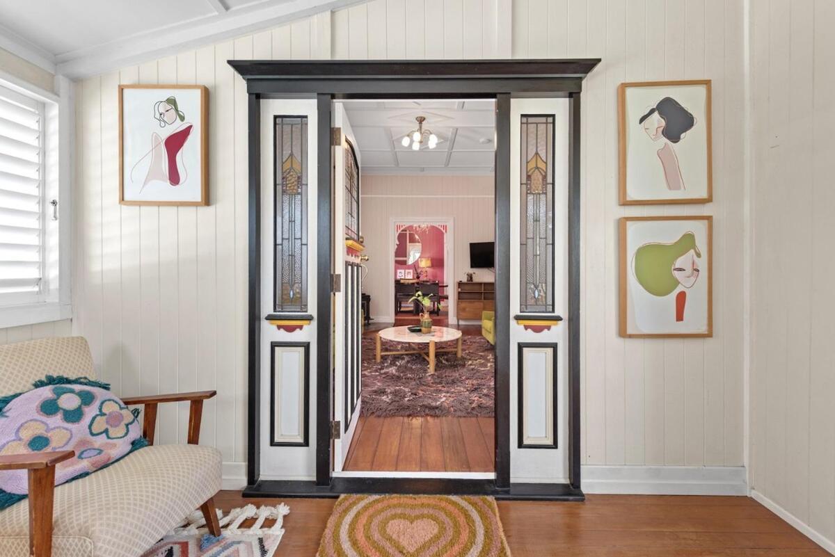 A Colourful Life 4bed-2bath-1car - Queenslander Holiday home