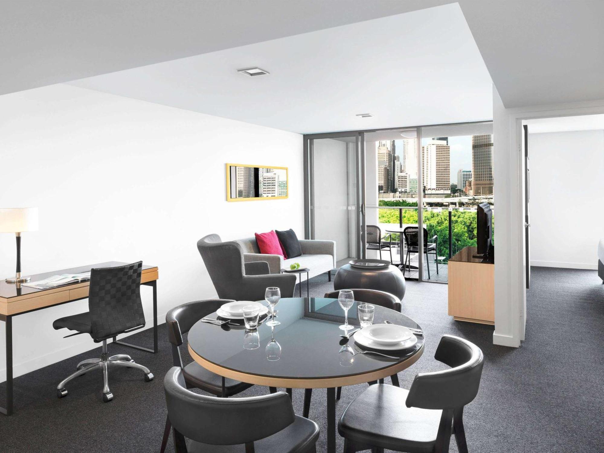 Mantra South Bank 4*