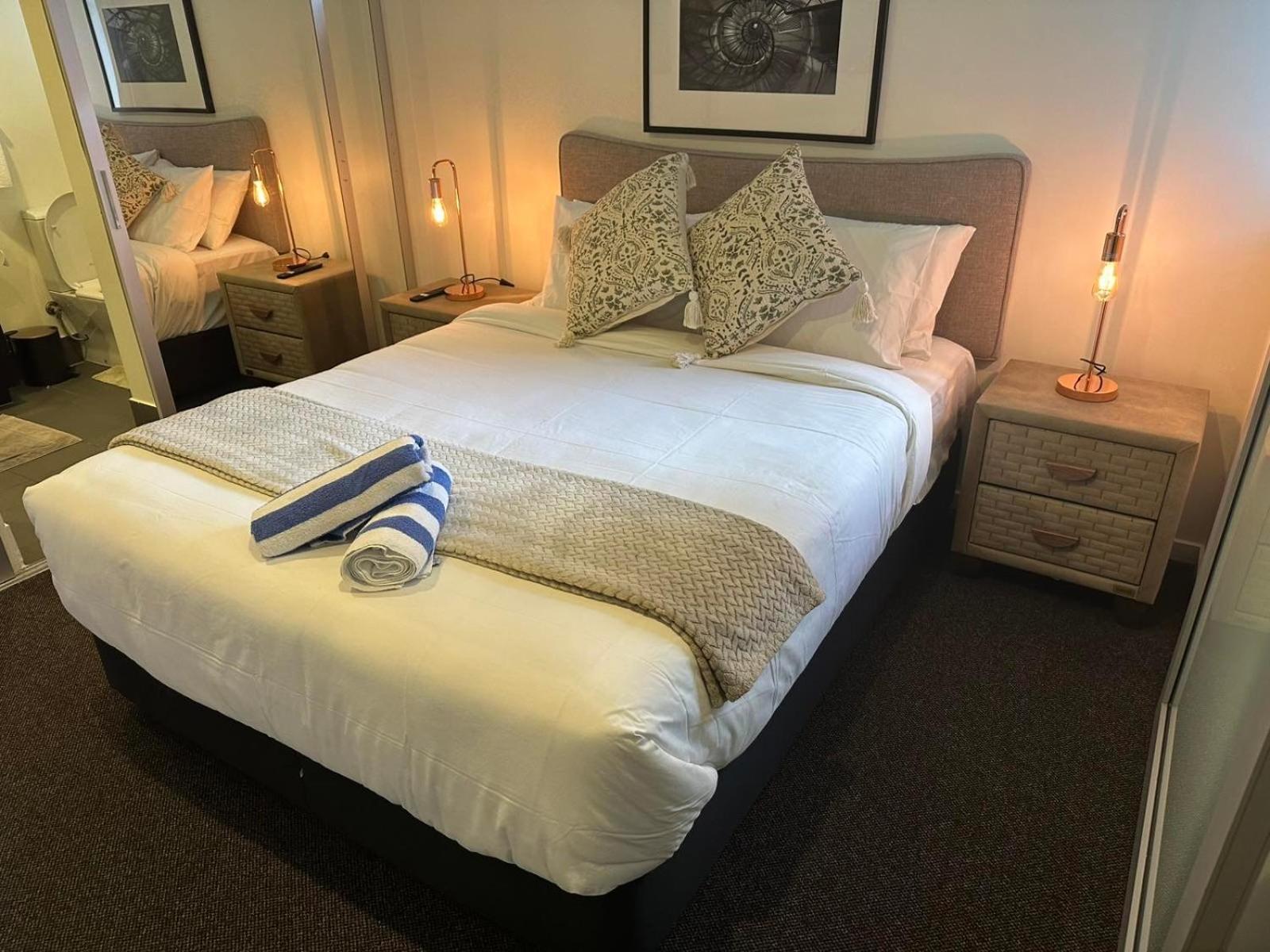 Discover Urban Bliss In Our 1-bedroom Apartment! Views And Cultural Gems *