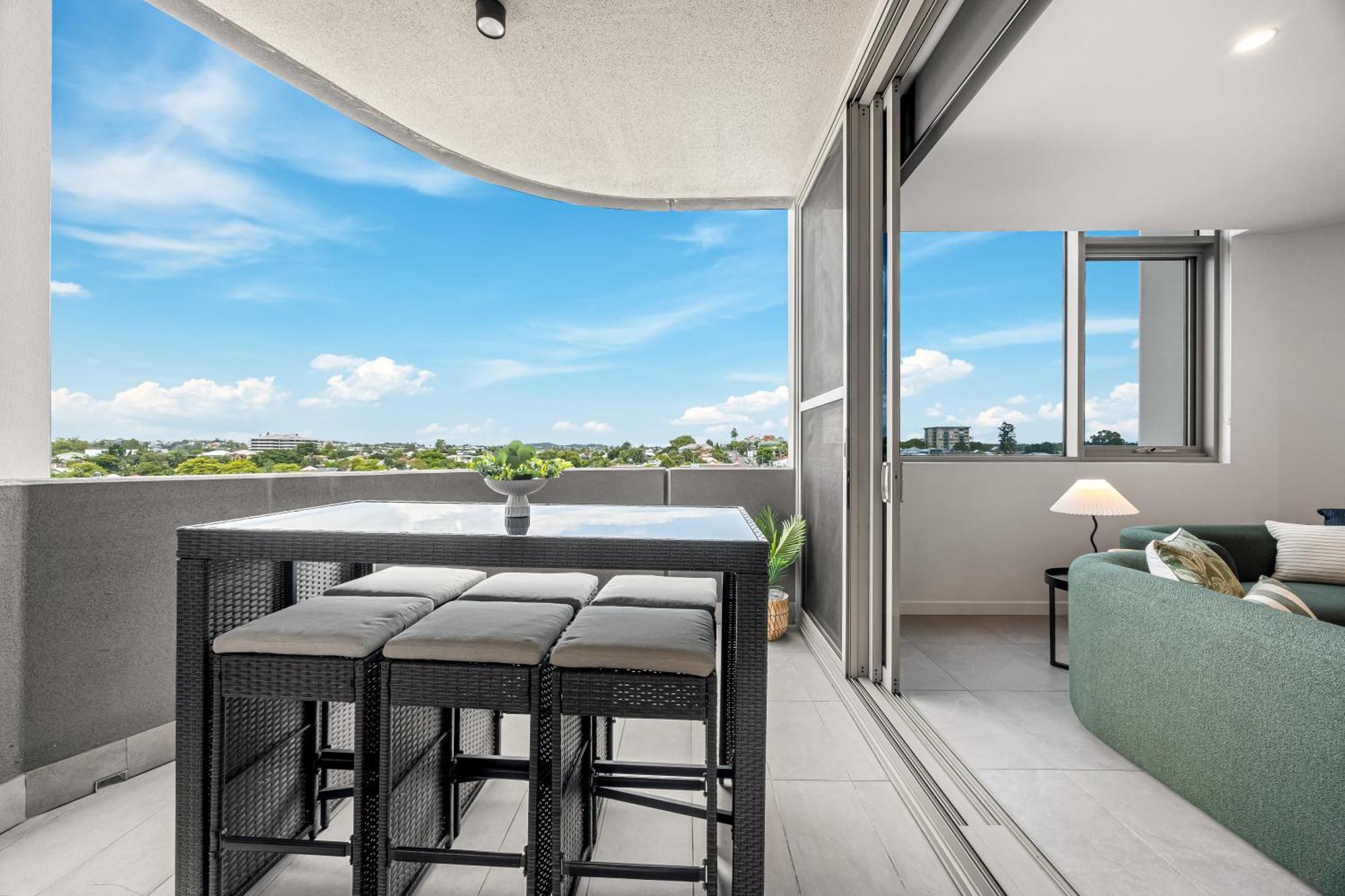 Sinclair - Free Secure Parking Apartment Brisbane
