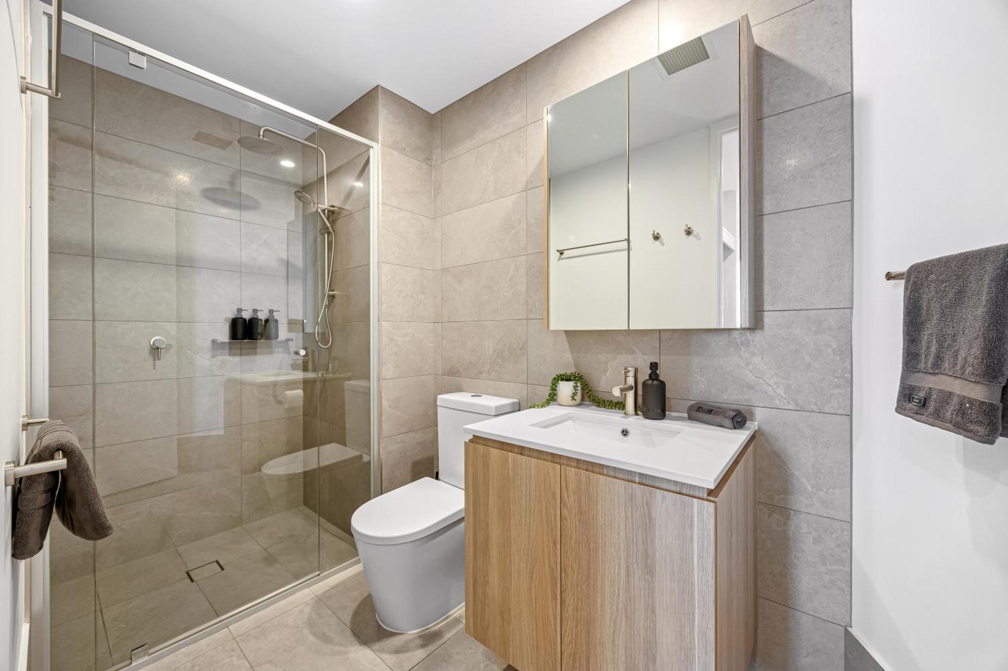 Sinclair - Free Secure Parking Apartment Brisbane