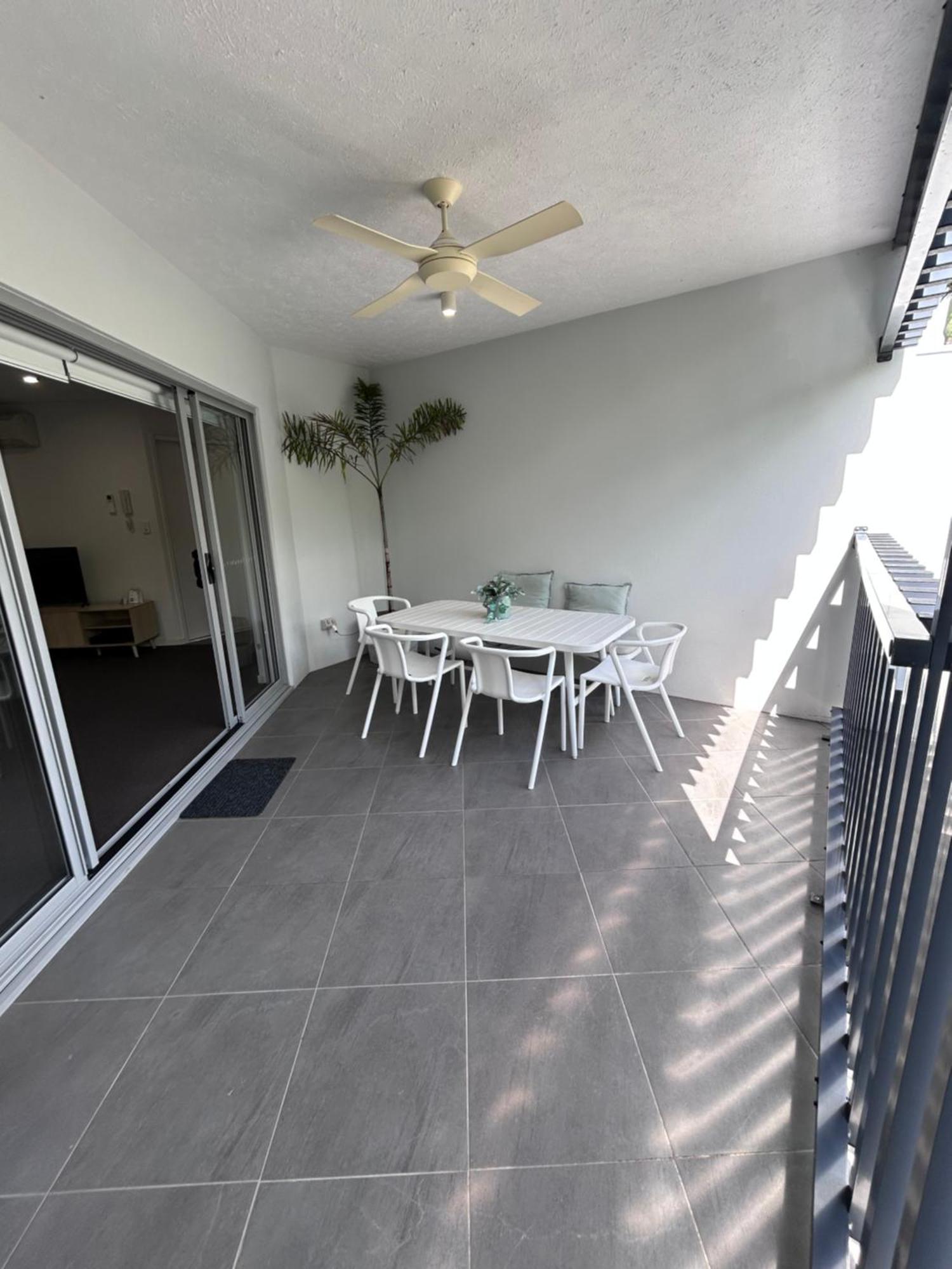 Location, Location, Location - Very Large Apartment
