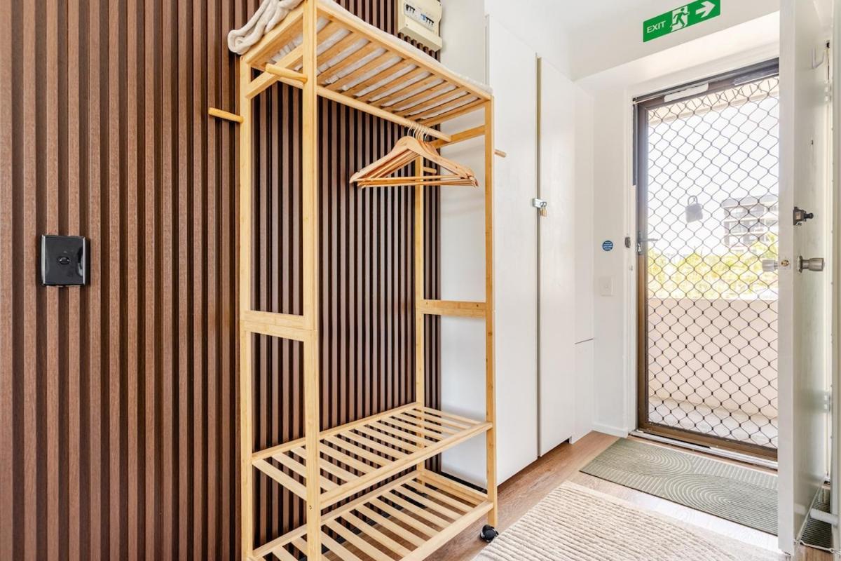 Mid Century Pad 1bed 1bath 1car 10 Mins To Cbd
