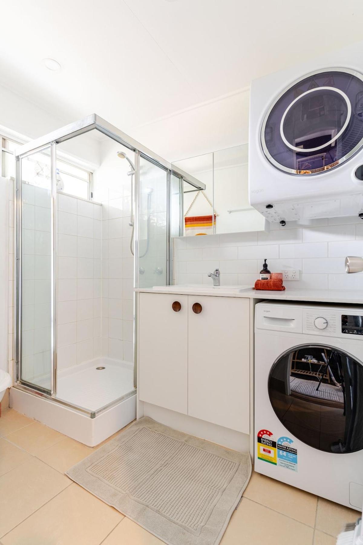 Mid Century Pad 1bed 1bath 1car 10 Mins To Cbd *