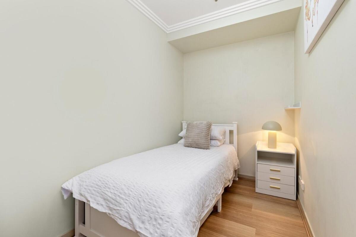 Lux 2bed Apt, Parking, Pool Apartamento *