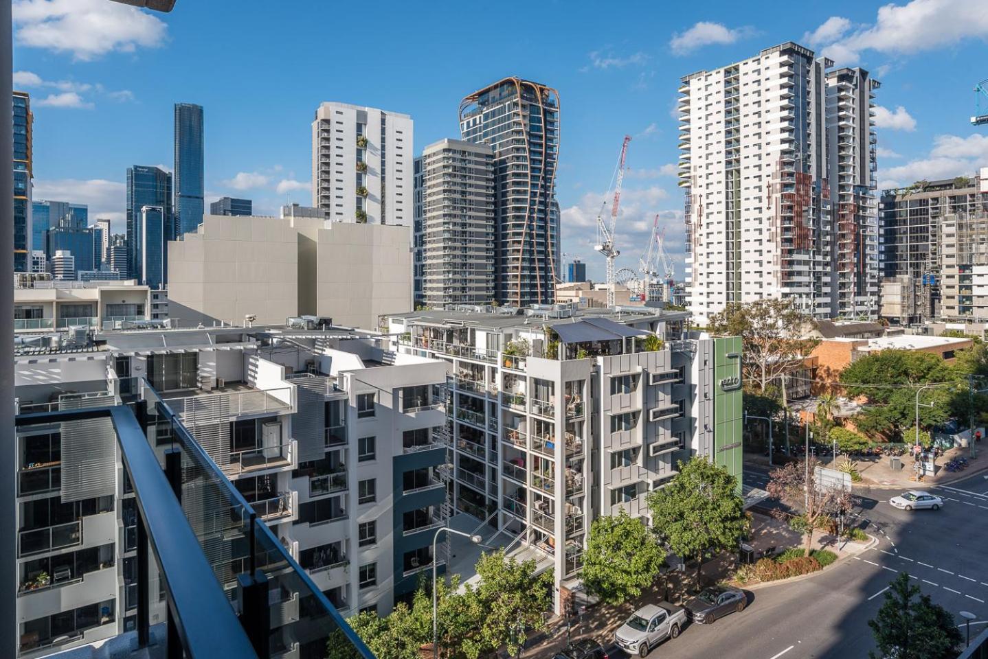 1-bedroom With Pool, Sauna, And Parking In South Brisbane