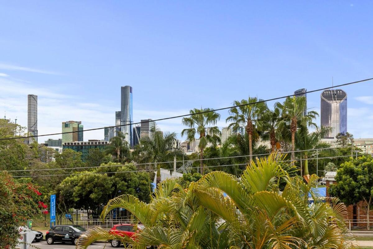 Boutique 2bed 2bath Parking