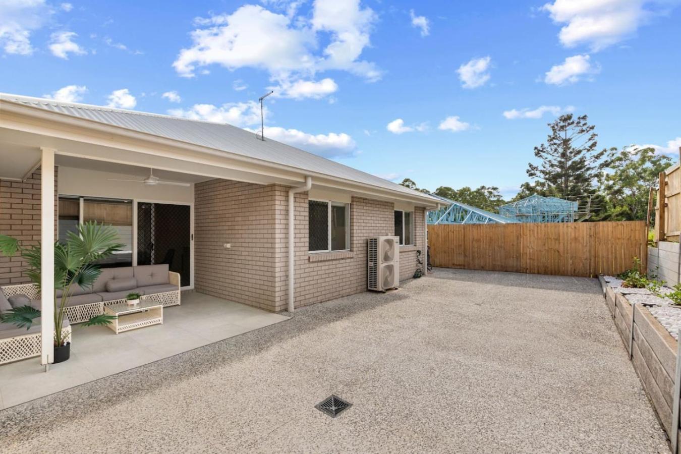 Holiday home Brand New Modern 5br House Ducted Ac Near Mall *