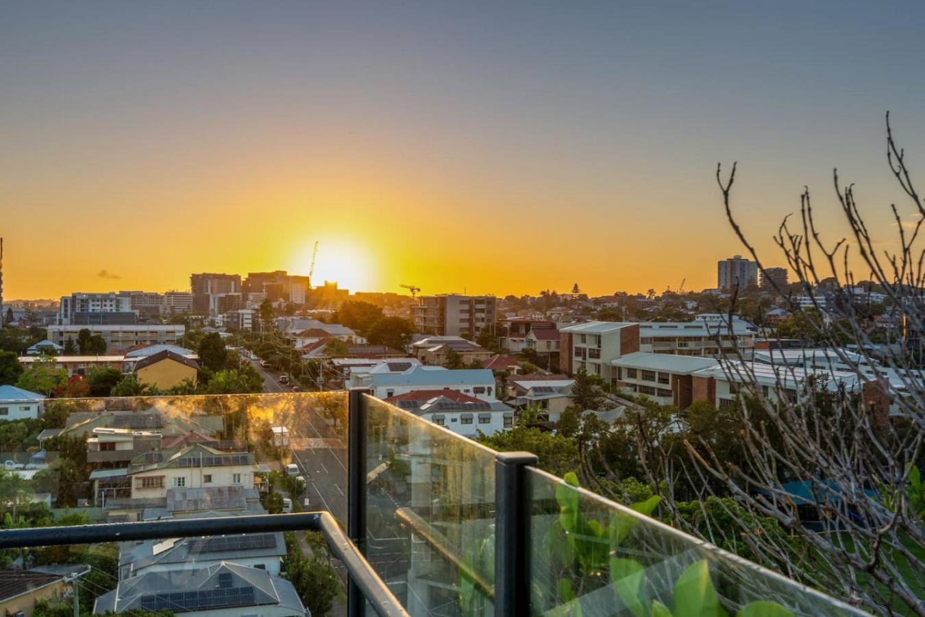 Rooftop Pool And View Stylish 2bed With Ducted Ac Brisbane