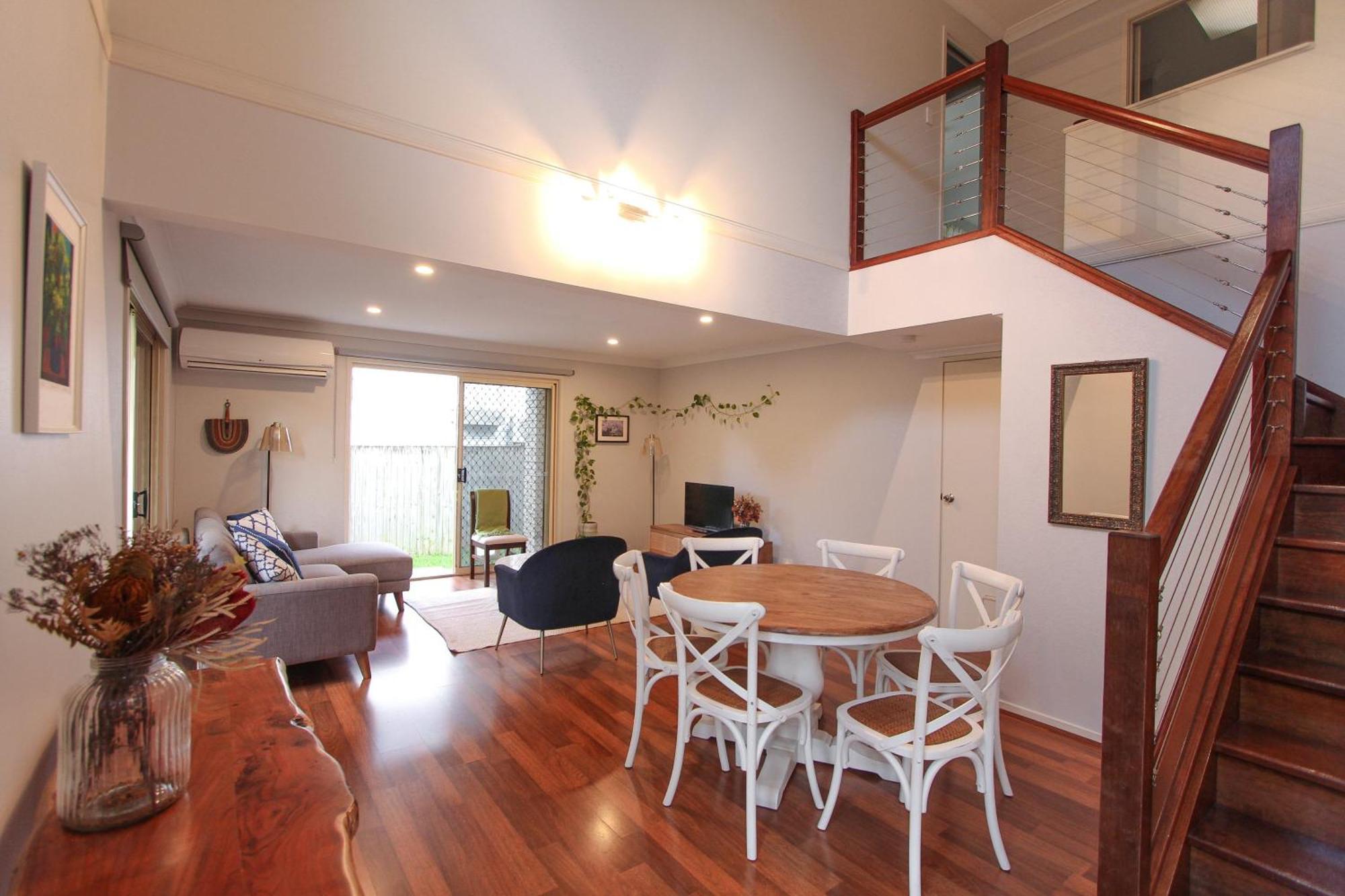 Leafy Retreat Townhouse Near Airport & Apartamento Brisbane
