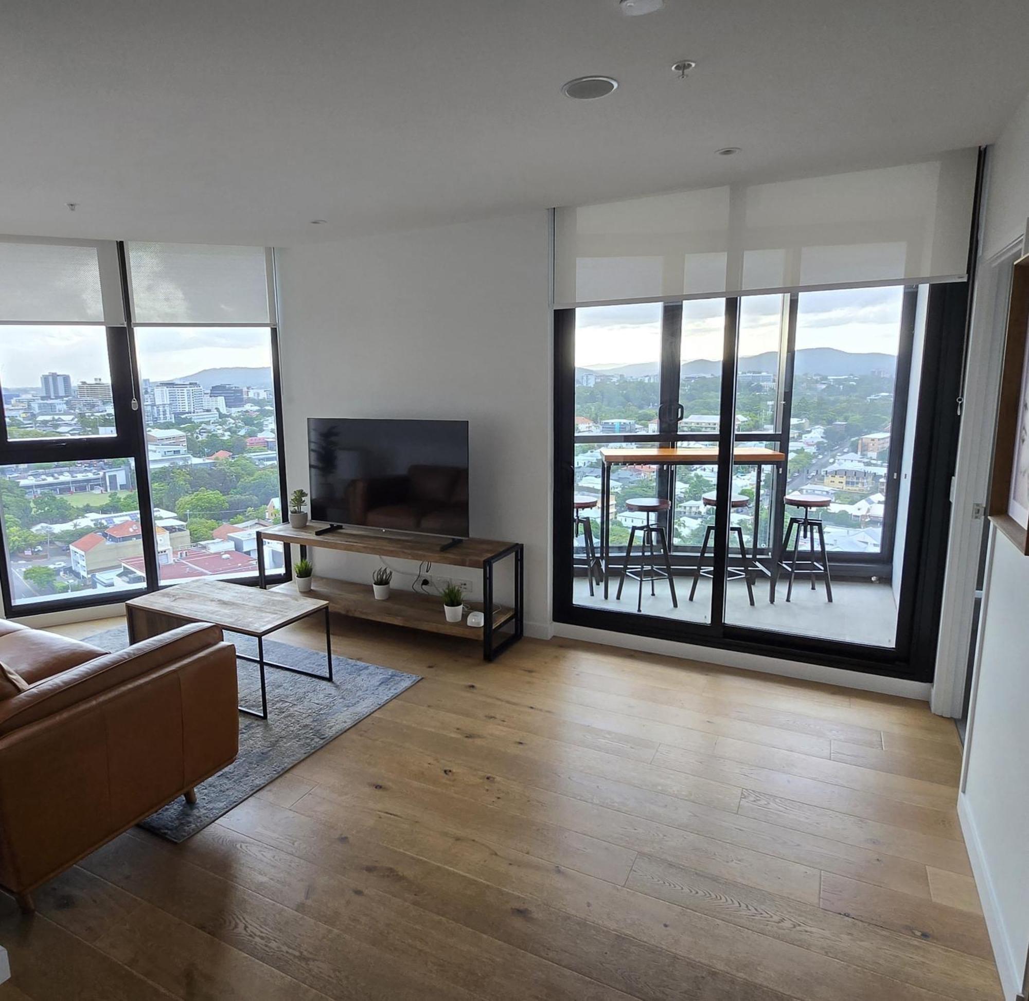 Luxury Peppers Infinity Pool Stylish With 2bd & 1c Park Holiday home Brisbane