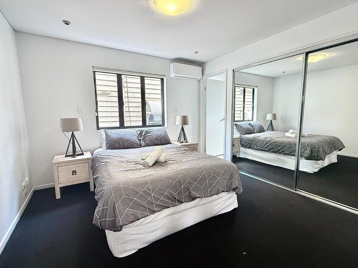Apartamento Kangaroo Point - Being Everywhere At Once! Spacious 3 Bedroom Apartment, Location! Free Carpark Brisbane