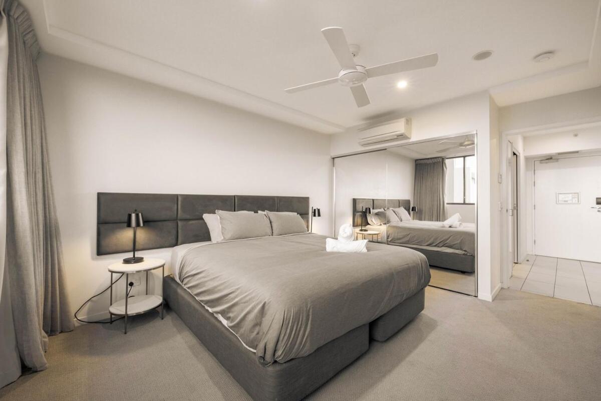 Boutique Hamilton Portside Apartment