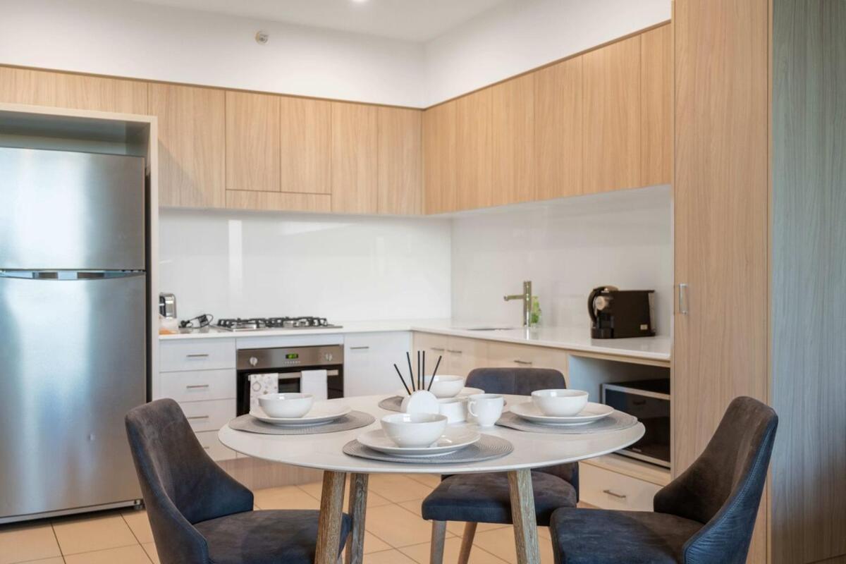 Boutique Hamilton Portside *