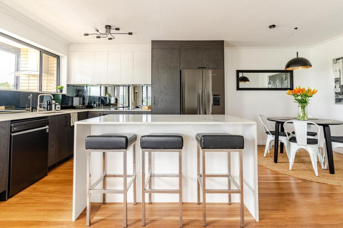 Value With View Sleeps 7 Apartment
