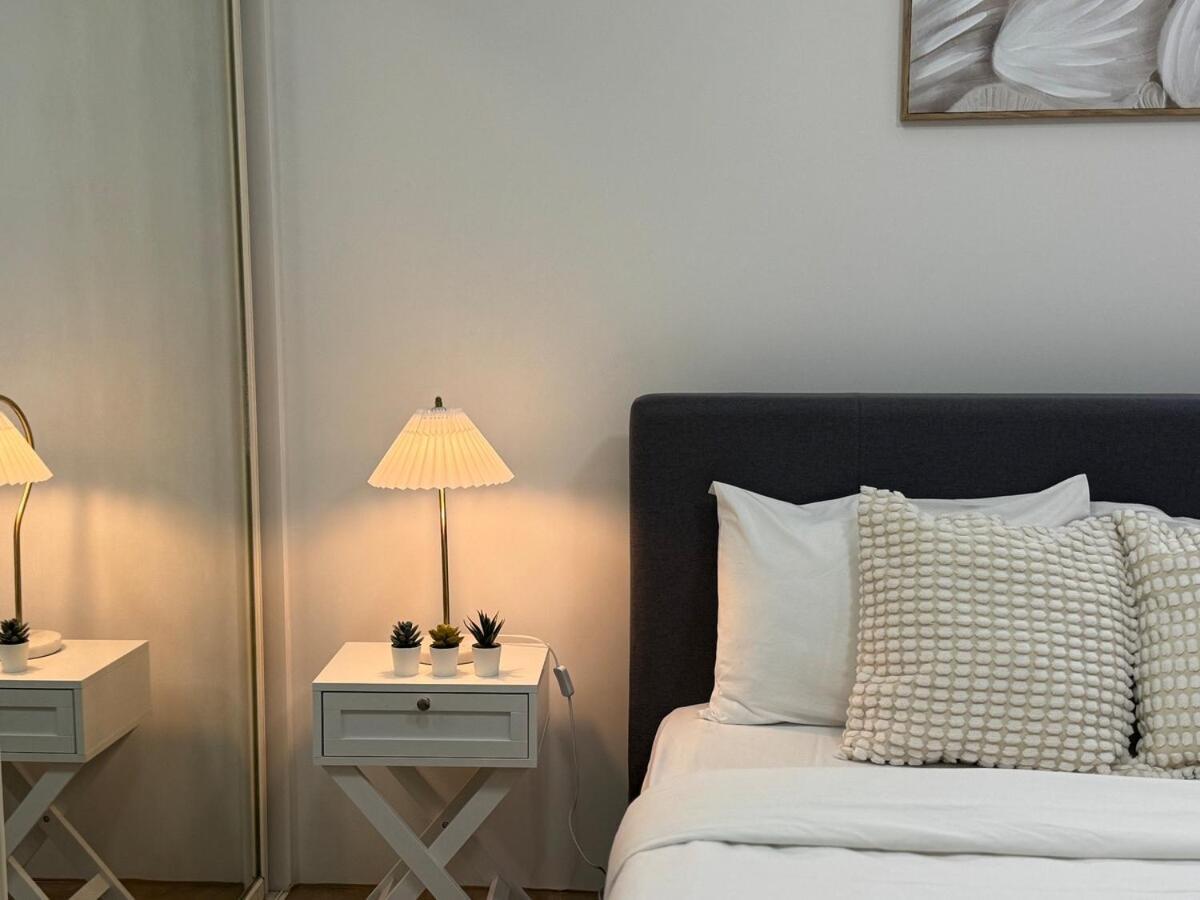 Prime Toowong 3br - Walk To Shops And Transport Apartment *