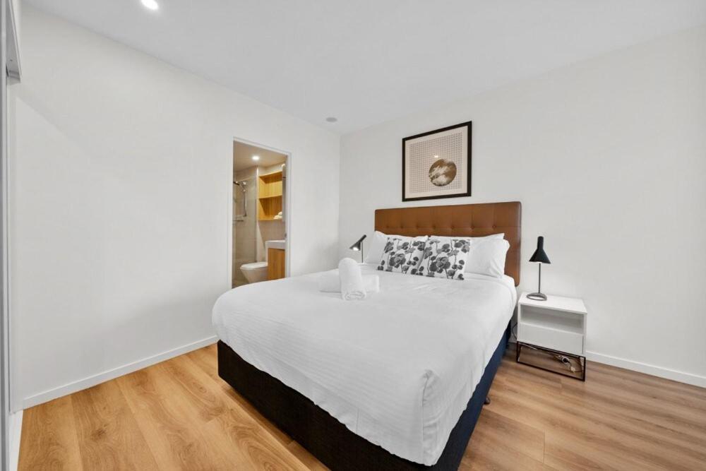 2-bedroom Riverside Lifestyle Living In Cbd *