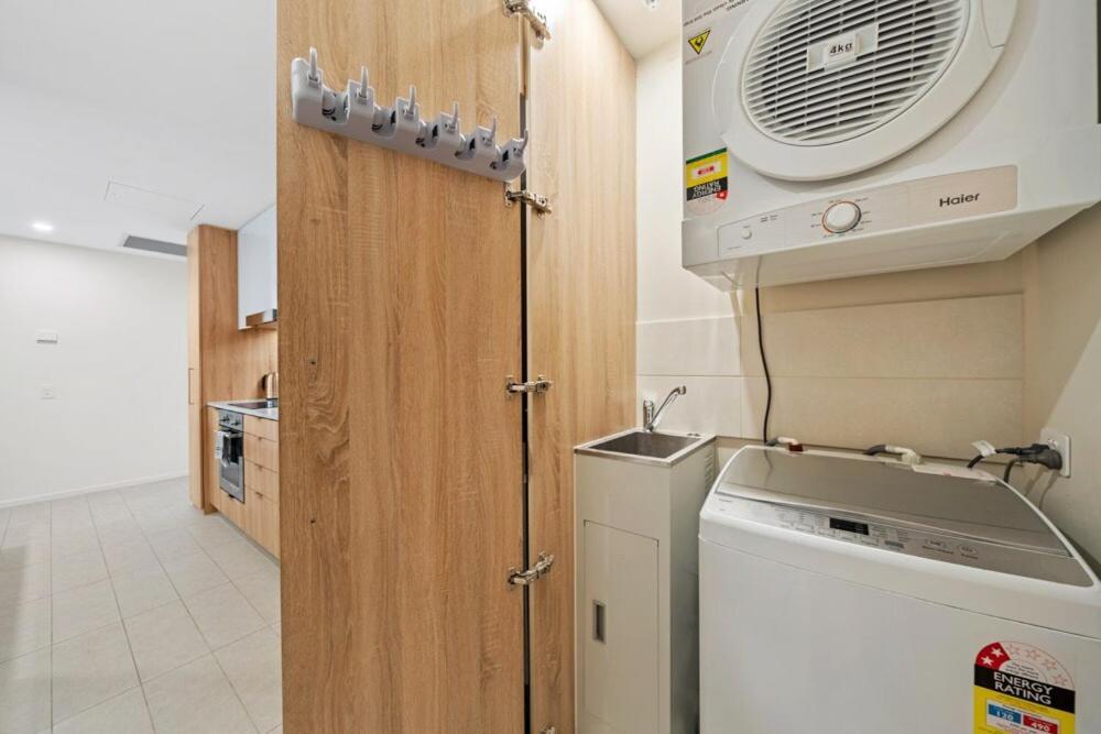 2-bedroom Riverside Lifestyle Living In Cbd Brisbane