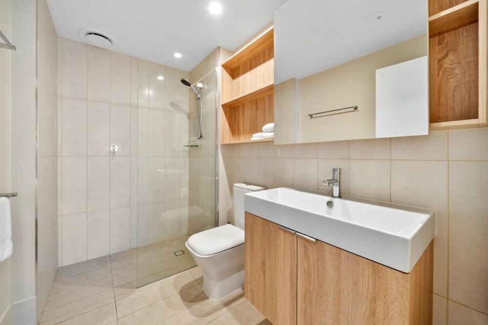 2-bedroom Riverside Lifestyle Living In Cbd Brisbane
