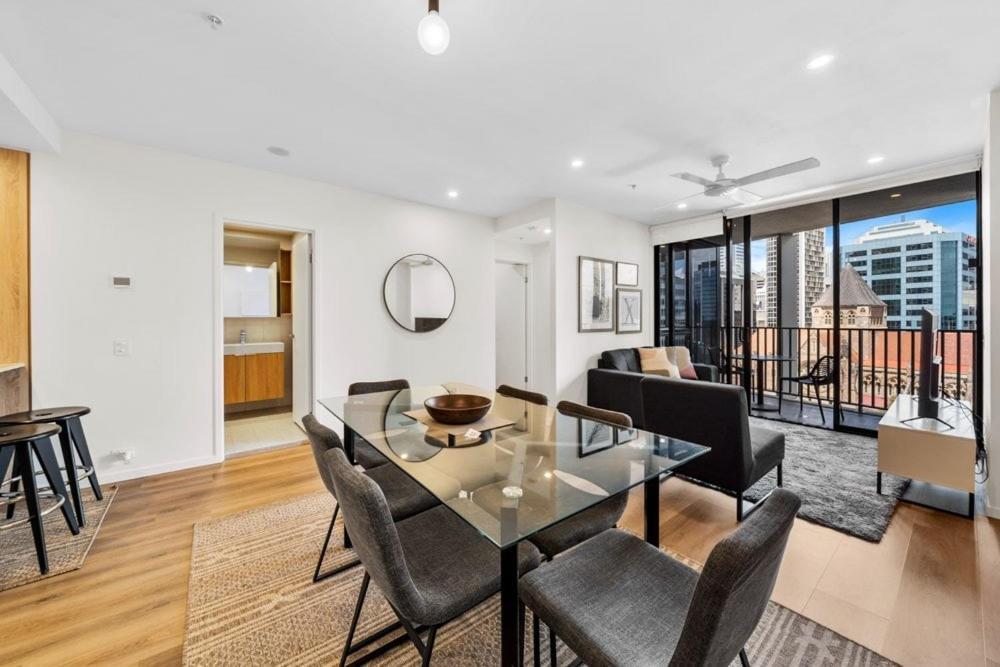 2-bedroom Riverside Lifestyle Living In Cbd Apartment *