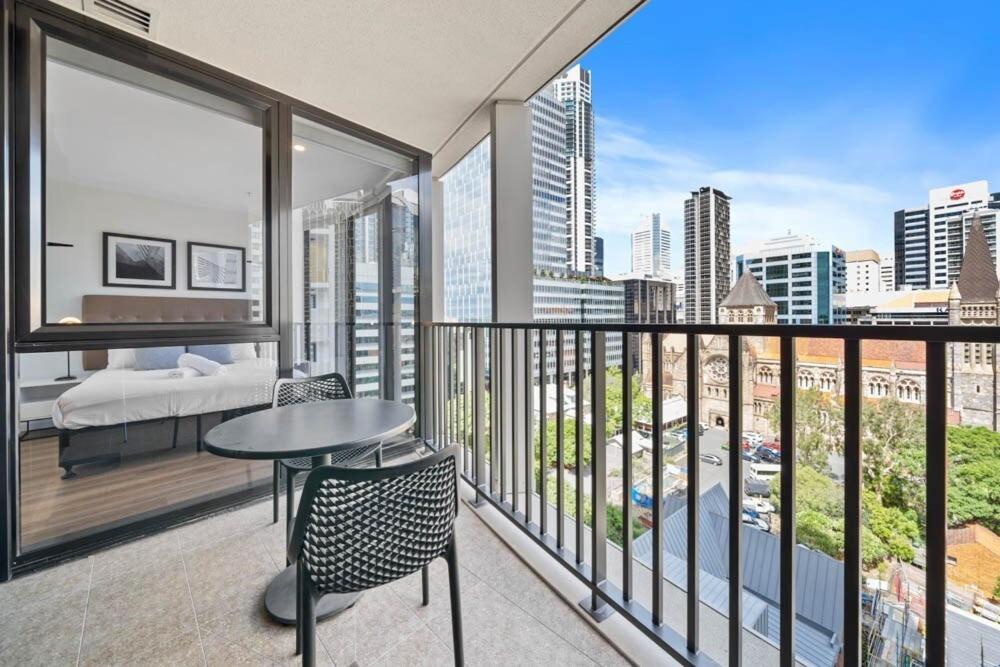 2-bedroom Riverside Lifestyle Living In Cbd Apartment *