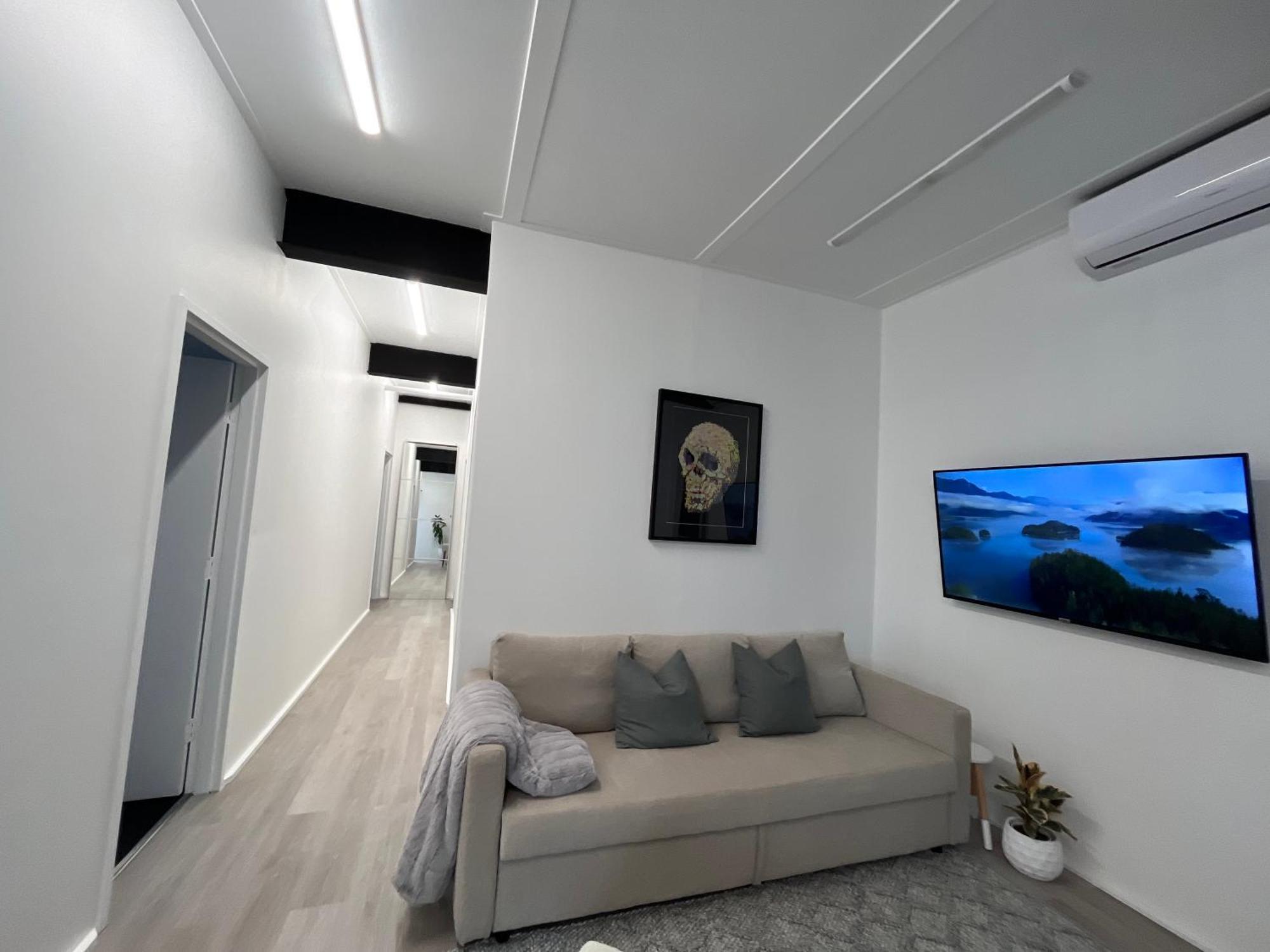 West Hub. Private Infrared Sauna Near & Much More! New Purpose Built Loft Style! *