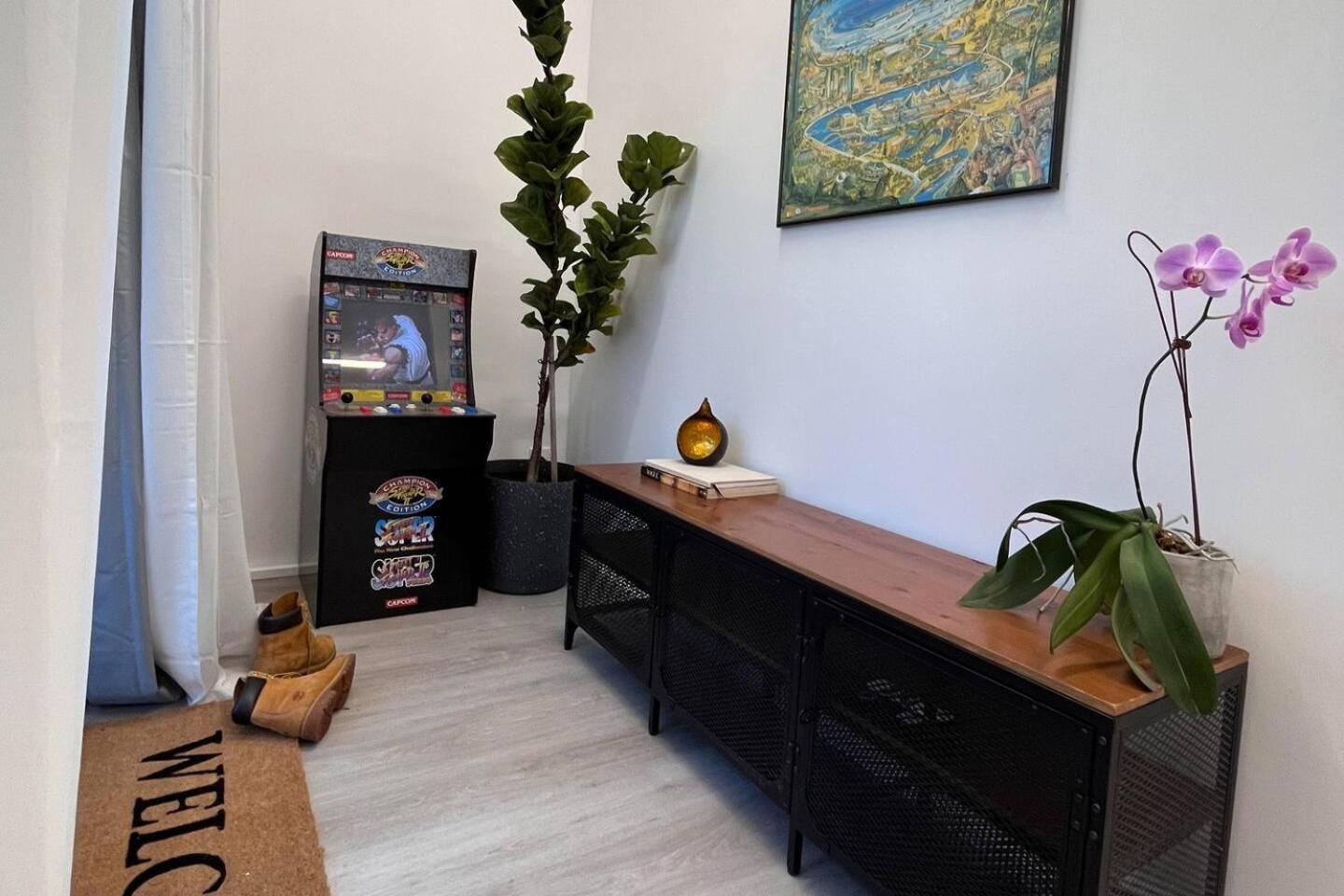 West Hub. Private Infrared Sauna Near & Much More! New Purpose Built Loft Style! Brisbane