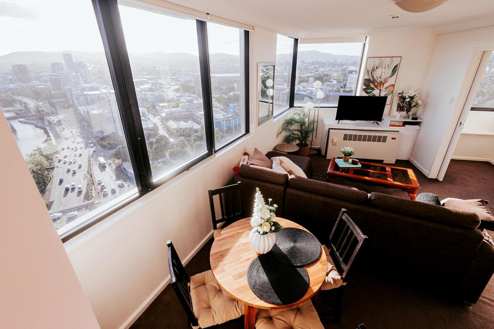 Riverview Cbd Level 22 * Brisbane