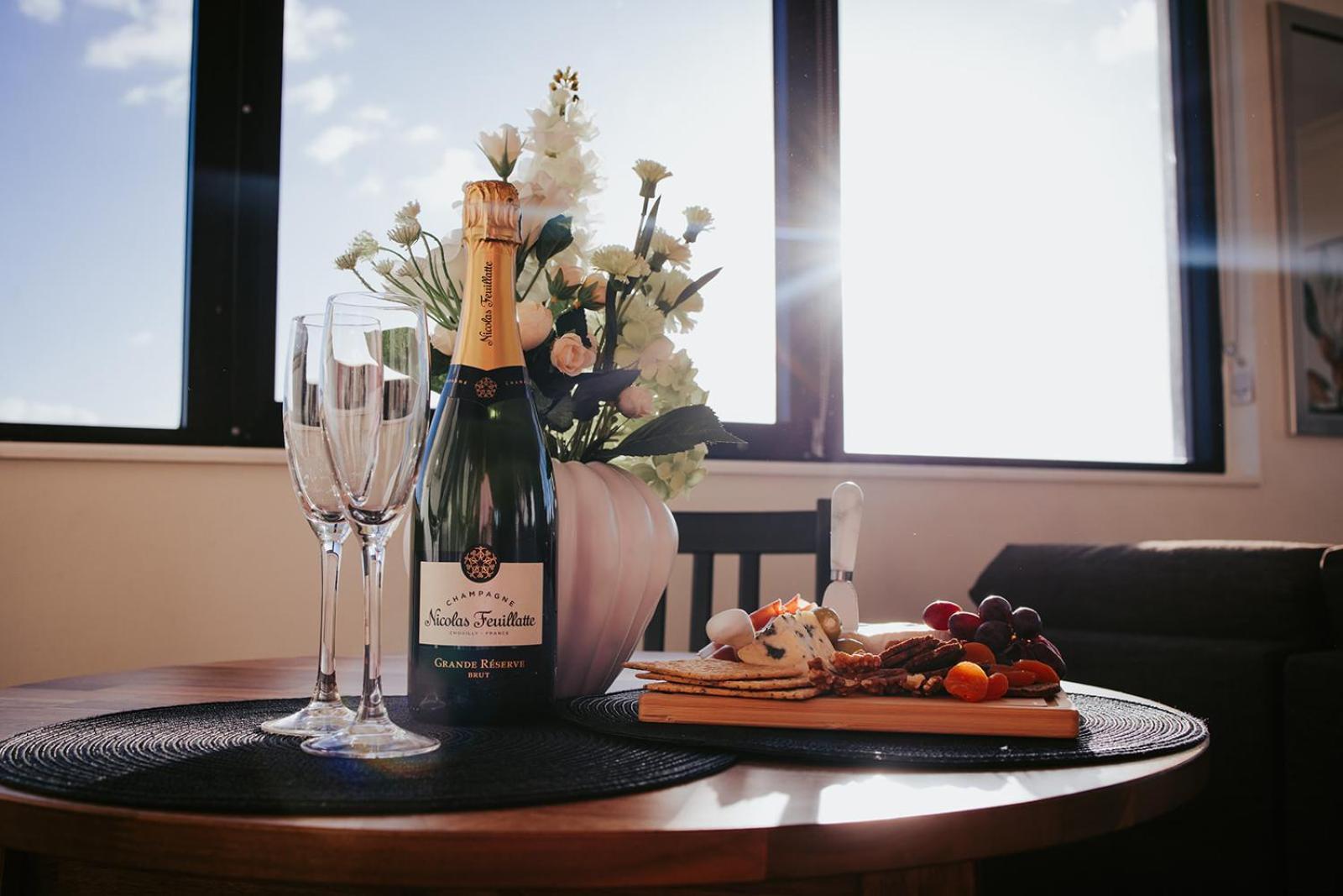 Riverview Cbd Level 22 Apartment *