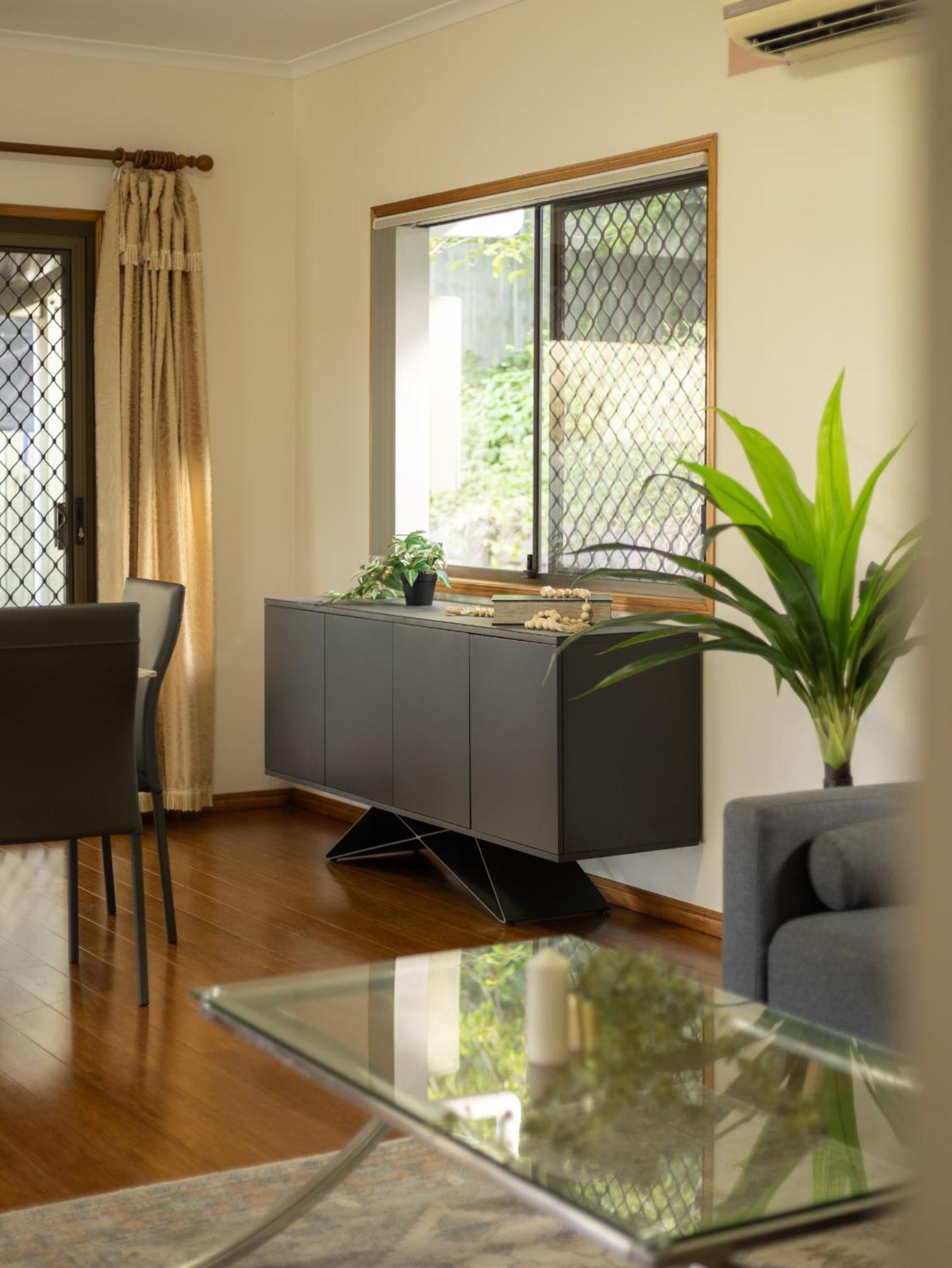 Spacious Land Area 5bedroom At Sunnybank New Ac Holiday home Brisbane