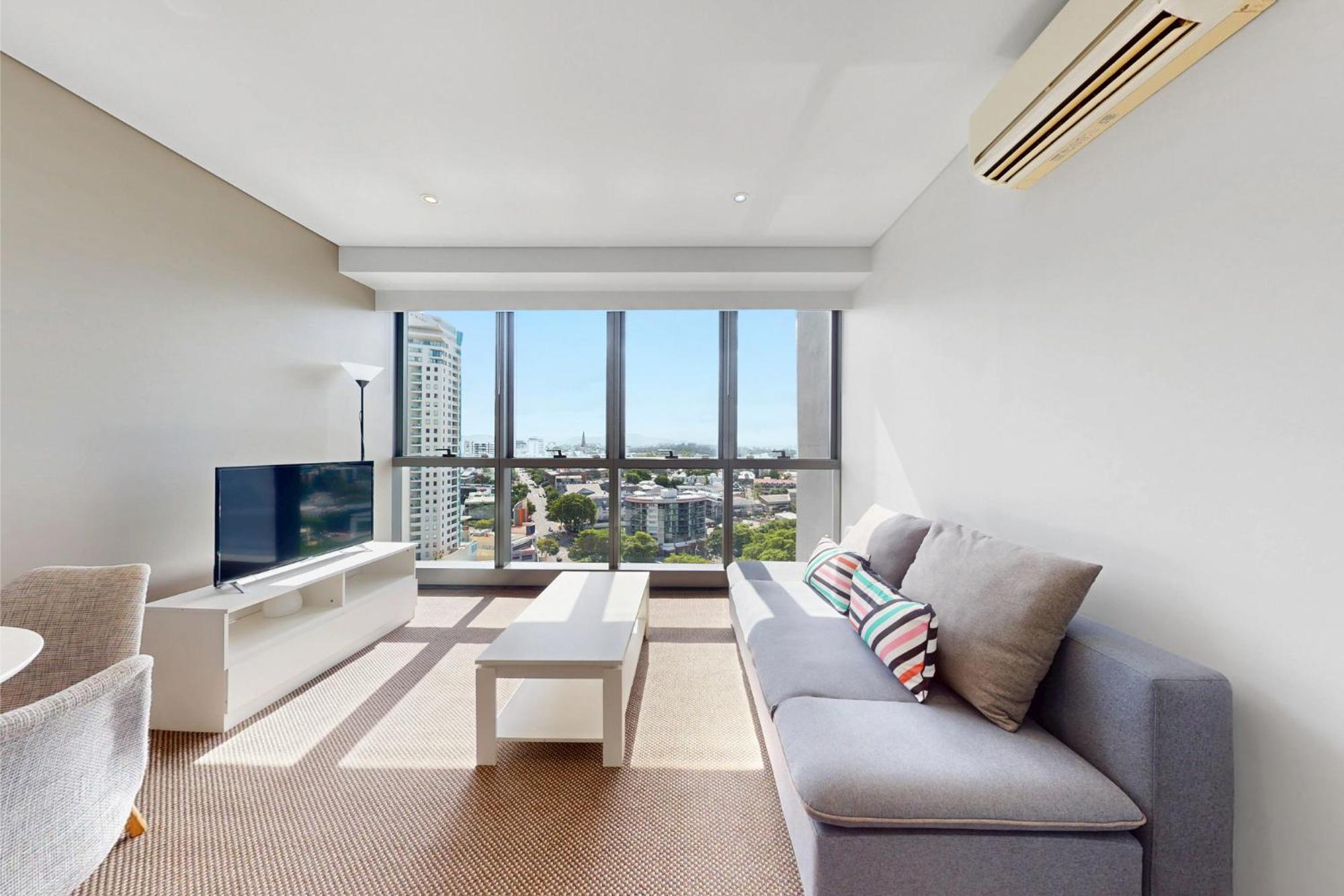 Prime Location View Meriton Soleil *