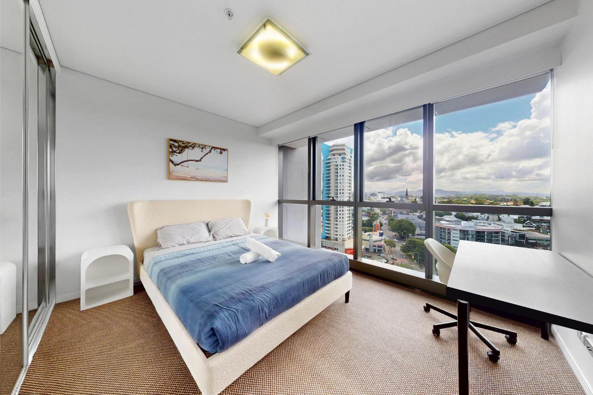 Prime Location View Meriton Soleil *