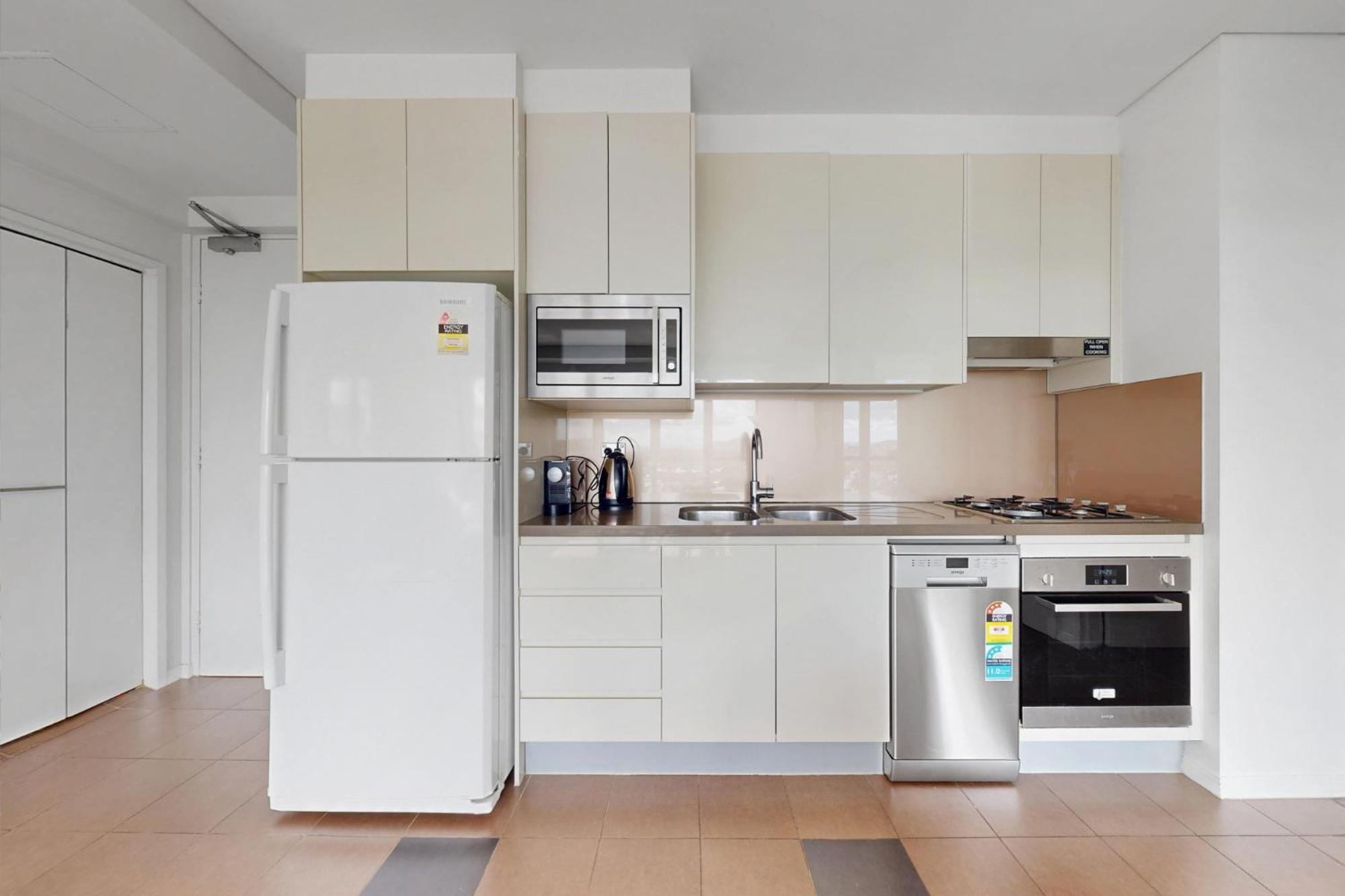 Prime Location View Meriton Soleil Brisbane