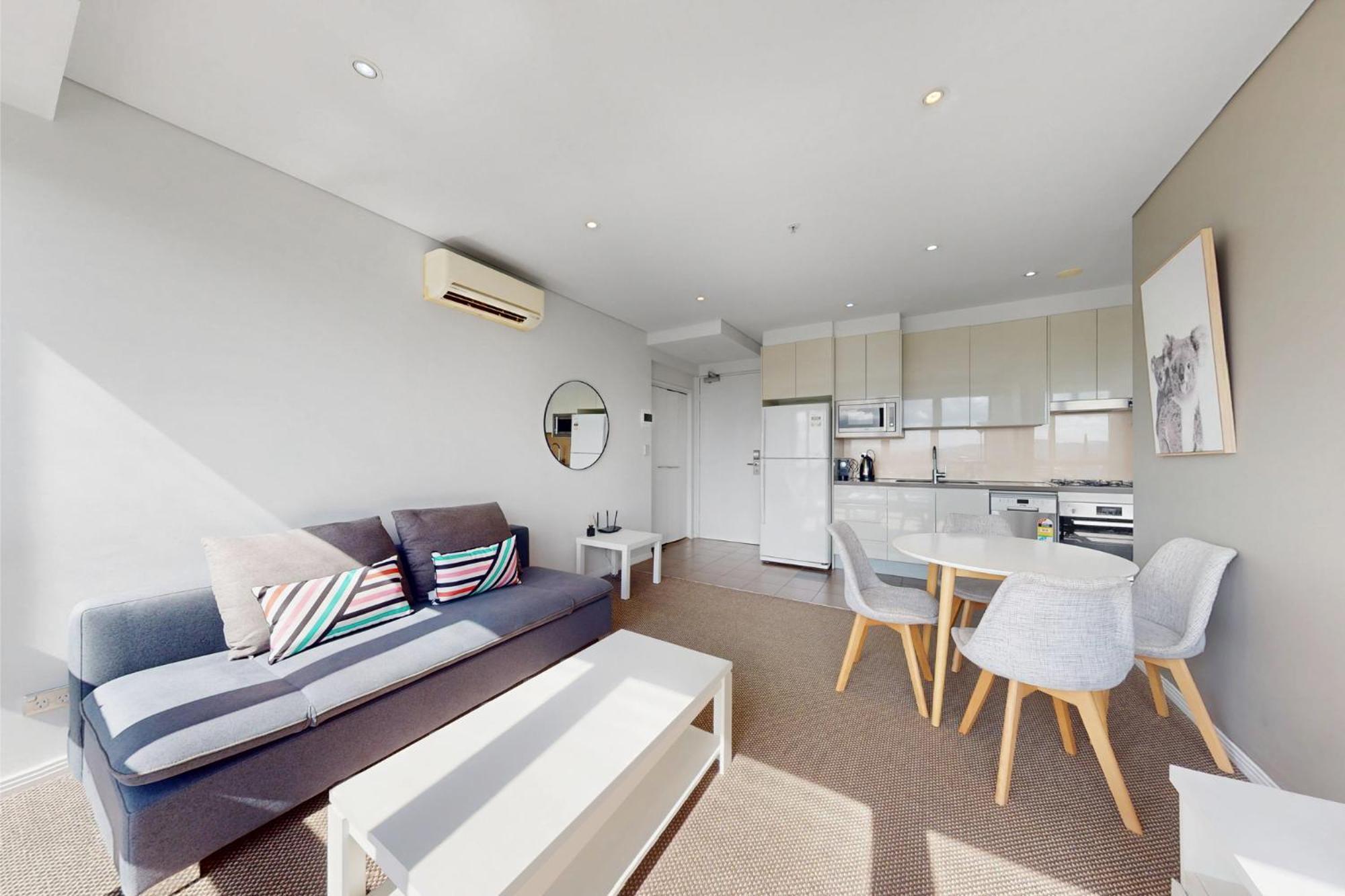 Prime Location View Meriton Soleil Brisbane