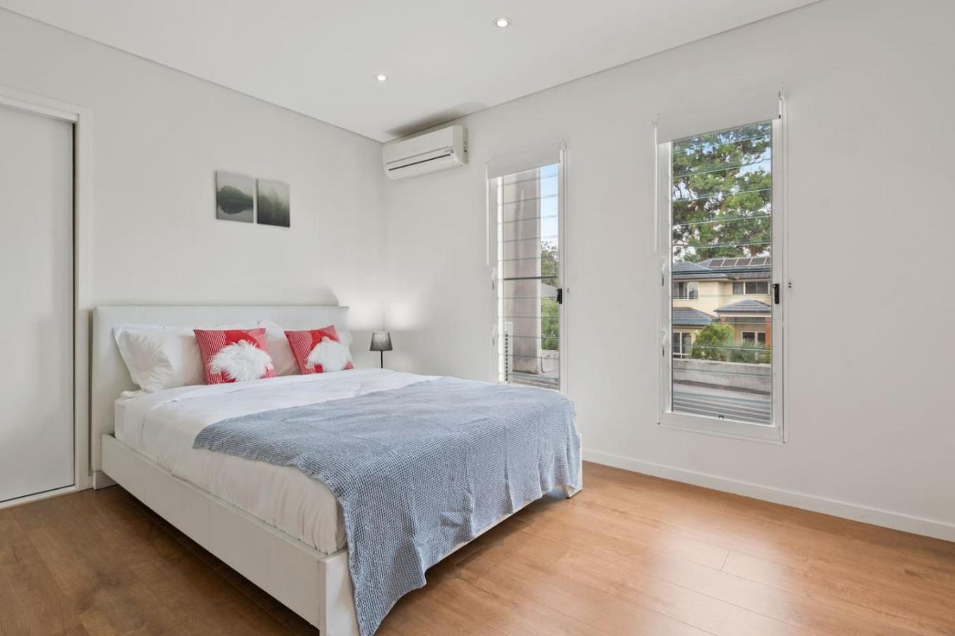 5beds Luxu With Pool And Ac Conveniently Located Brisbane