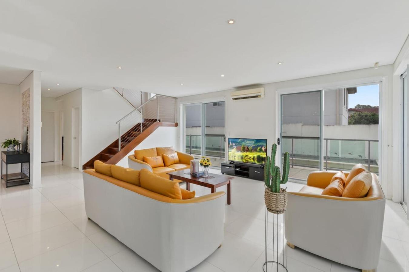 5beds Luxu With Pool And Ac Conveniently Located