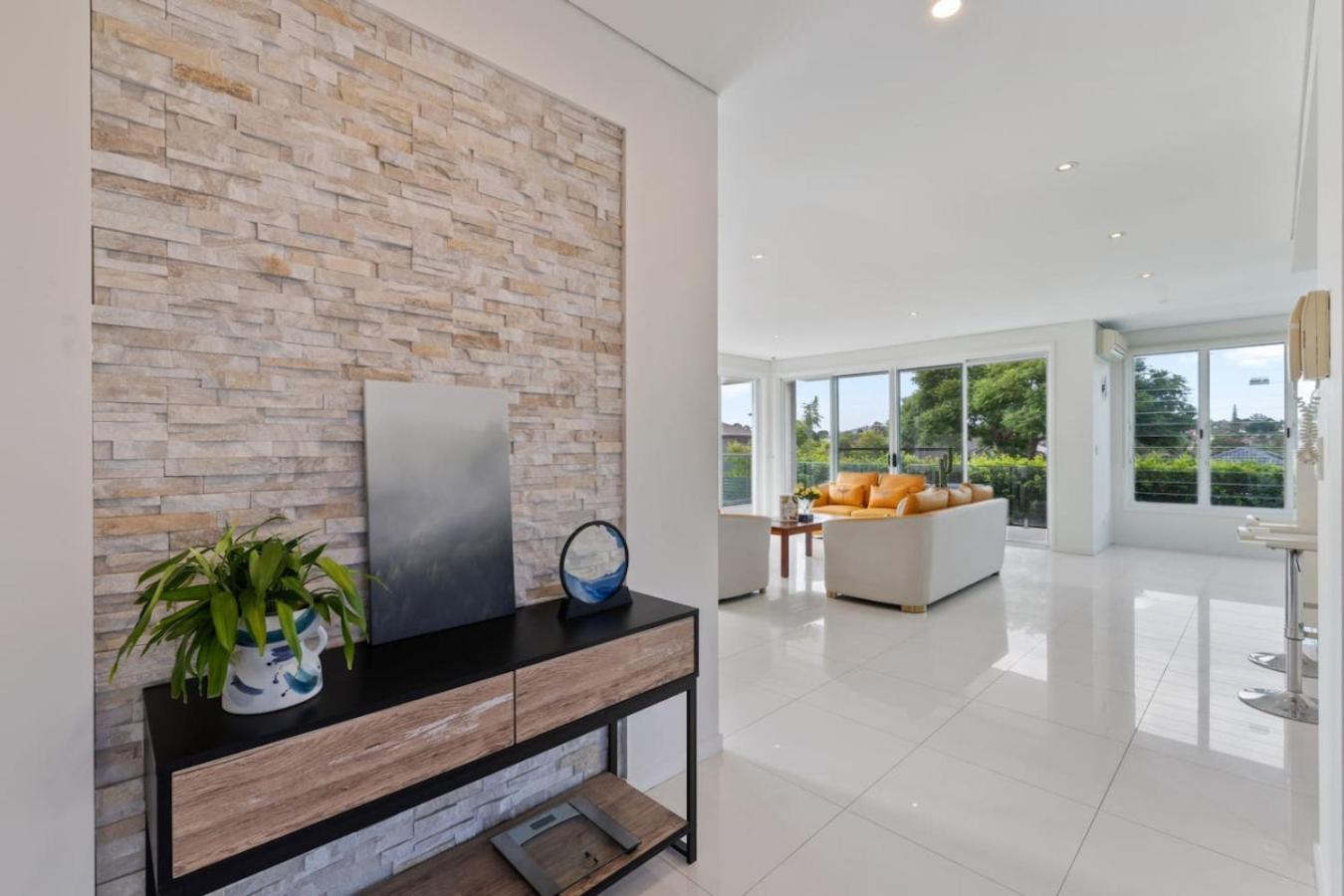 5beds Luxu With Pool And Ac Conveniently Located Holiday home *