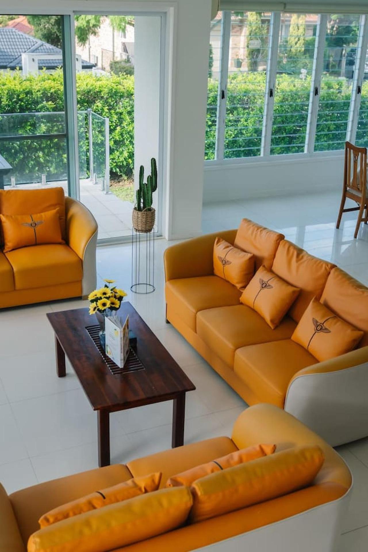 5beds Luxu With Pool And Ac Conveniently Located