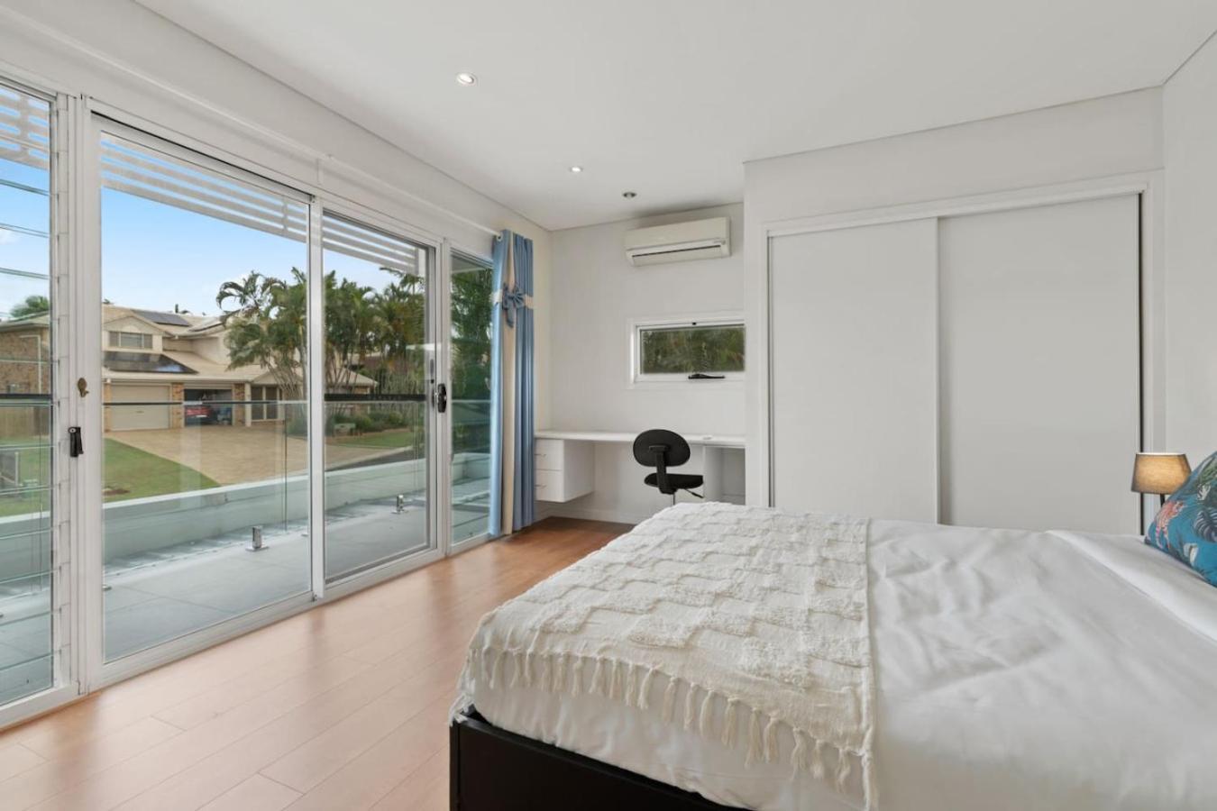 5beds Luxu With Pool And Ac Conveniently Located Holiday home