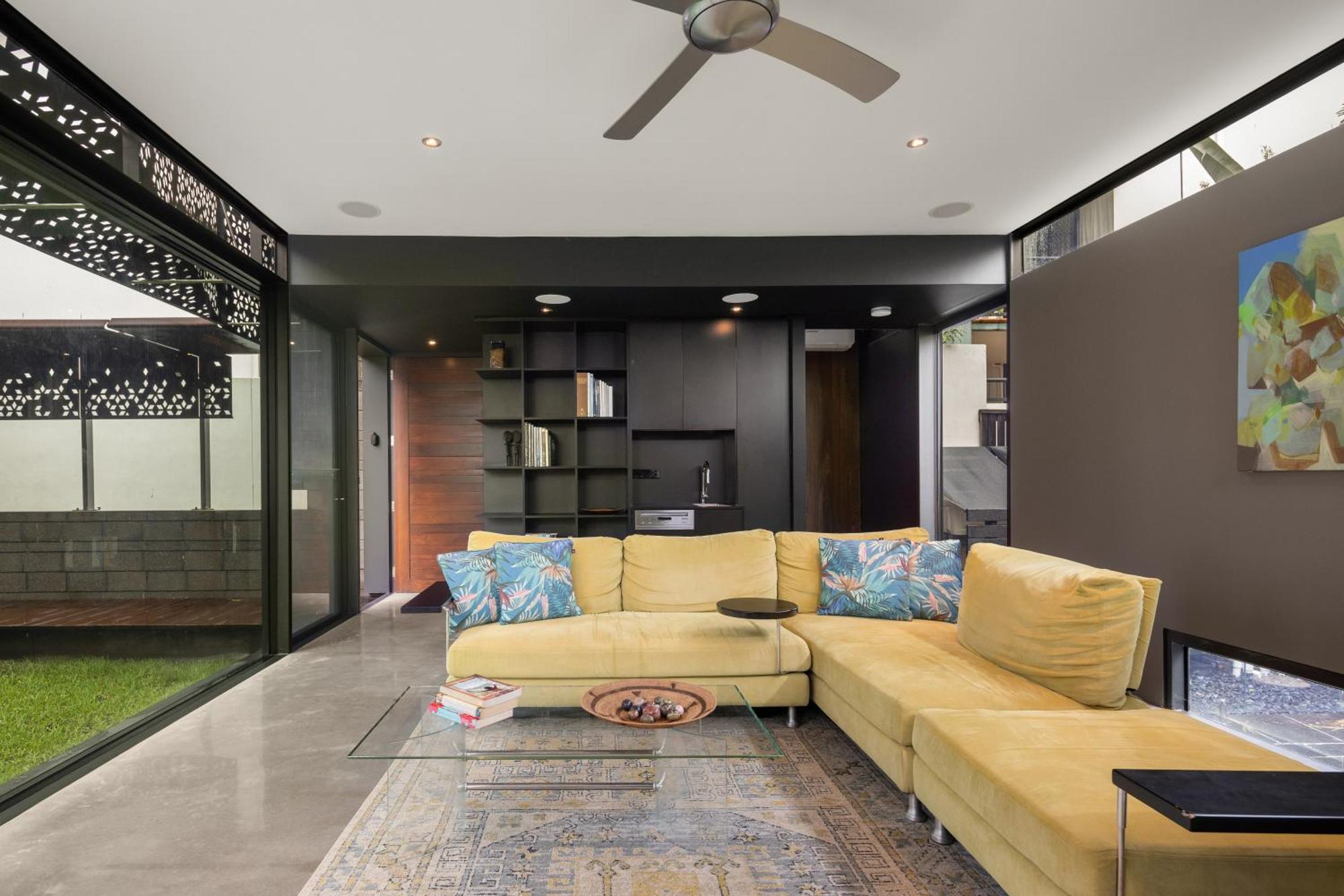 Inner Haven Enviro-luxury - With Free Parking Apartment Brisbane