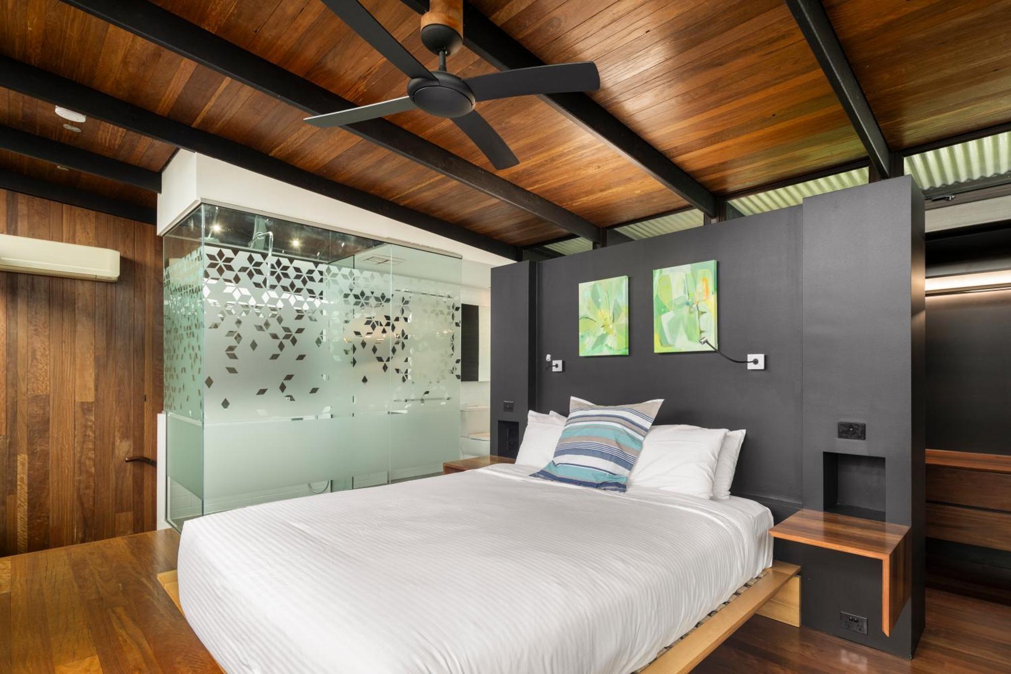 Inner Haven Enviro-luxury - With Free Parking Apartment Brisbane
