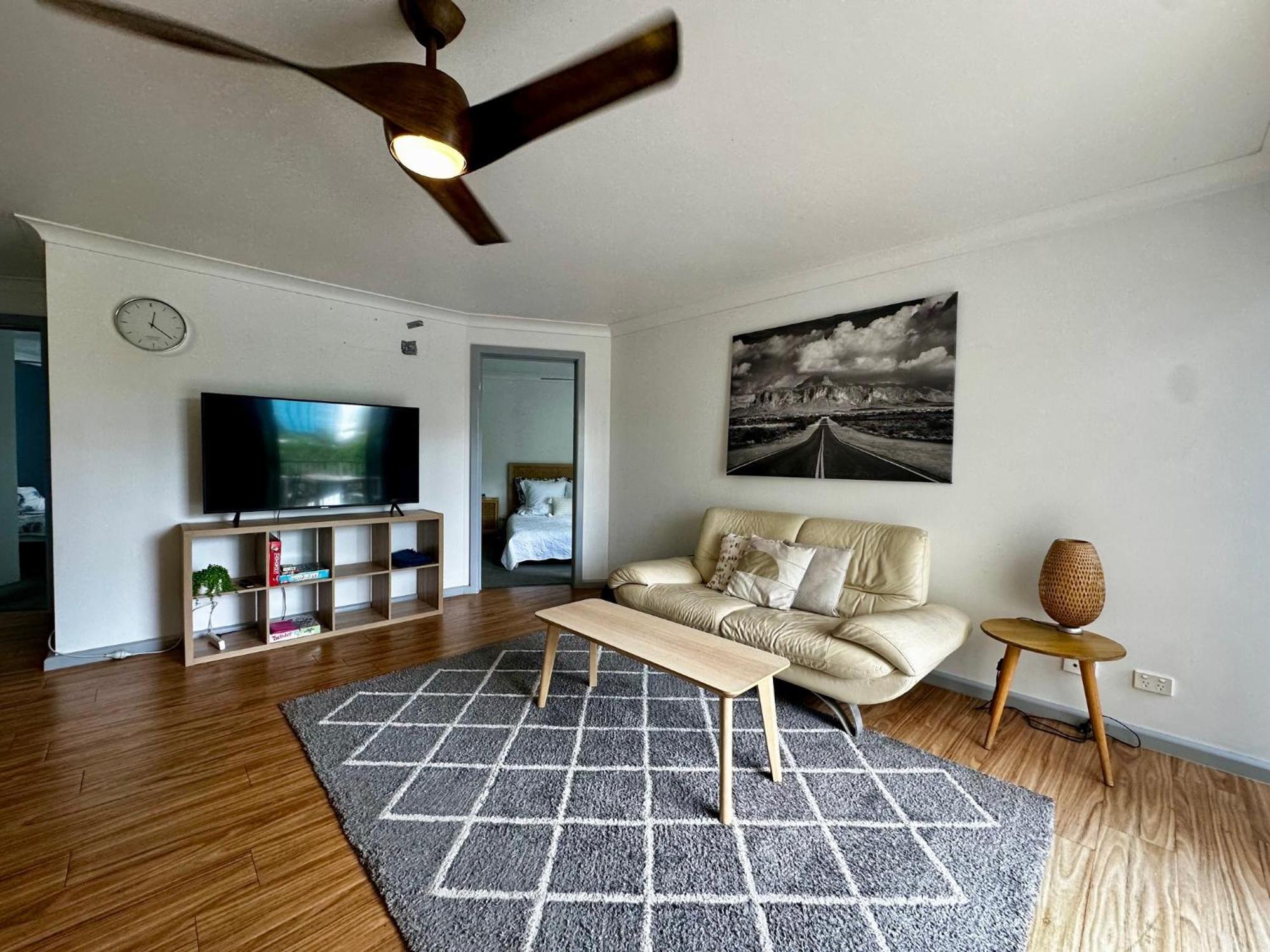 Central, Leafy & Modern 3-bedroom Apartamento *