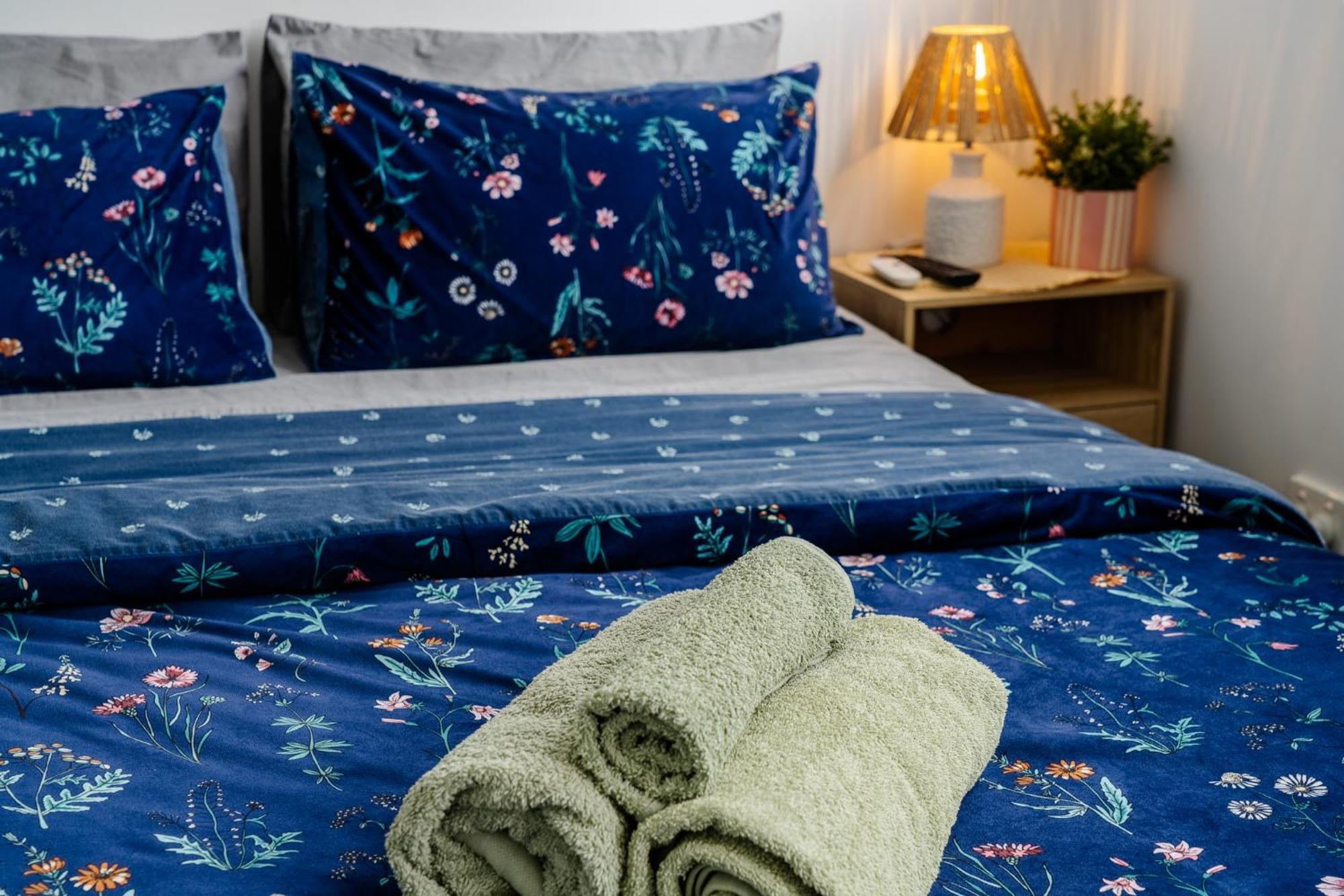 Homestay Hot Tub, Ice Bath, Gym, Sauna, Pool Table Coorparoo Haven *